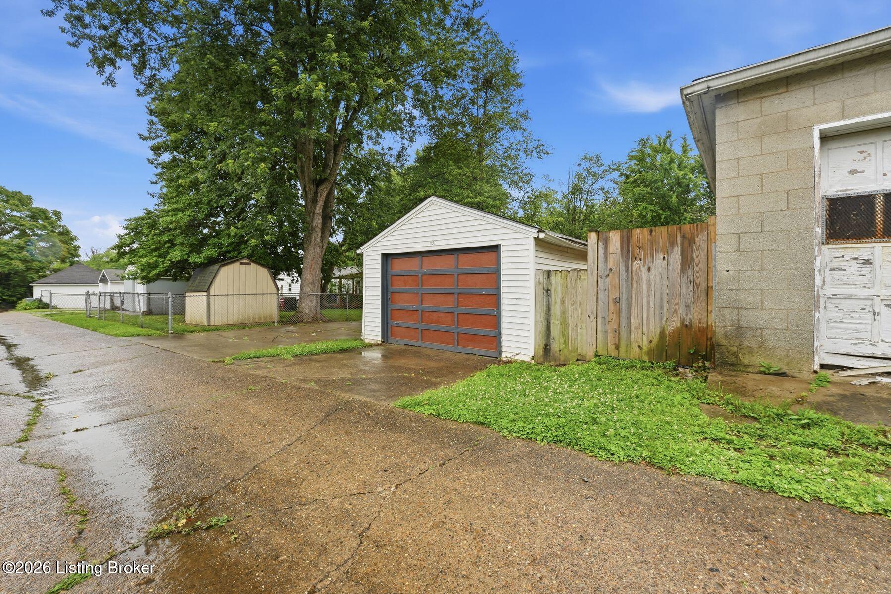 1059 Dixon Ave Property Photo 35