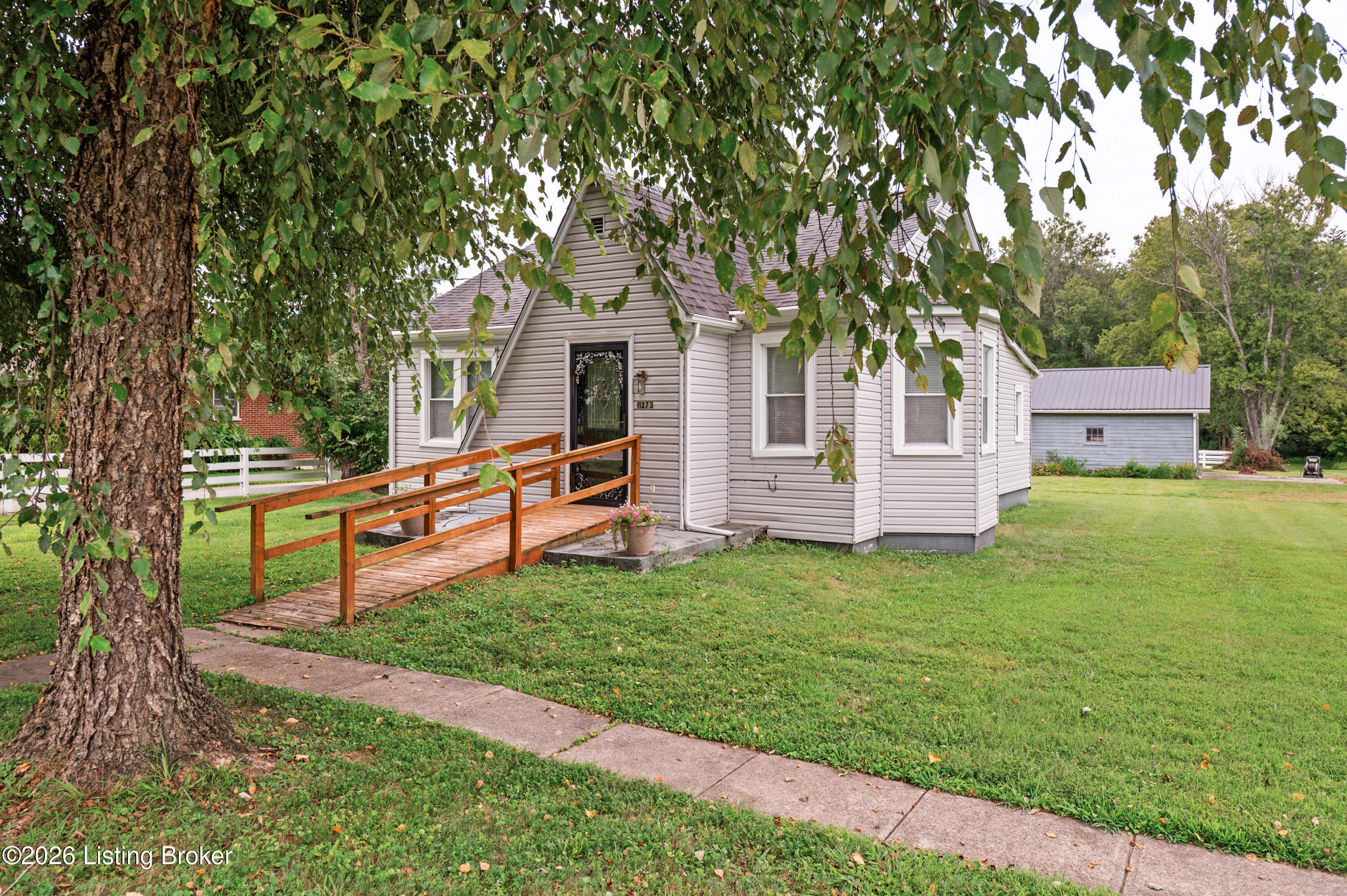 11273 Preston Hwy Property Photo 2