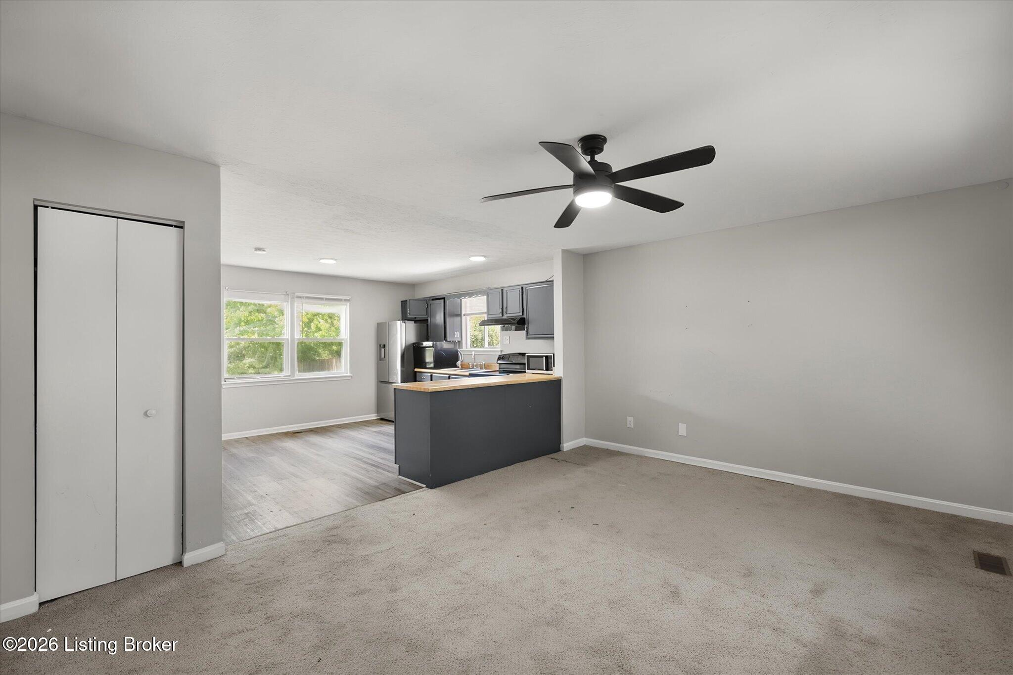 10508 Hill Peak Ct Property Photo 5