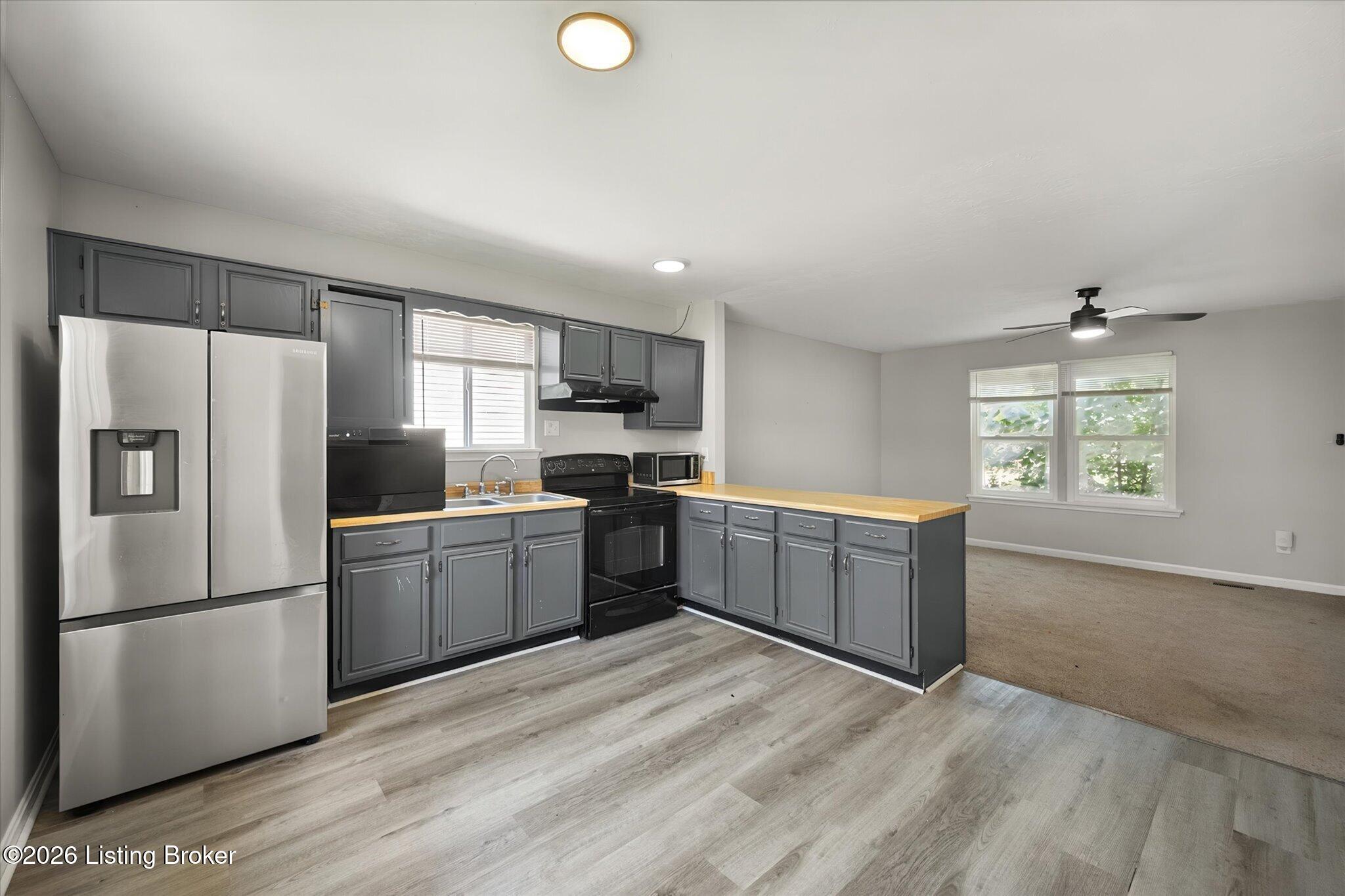 10508 Hill Peak Ct Property Photo 8
