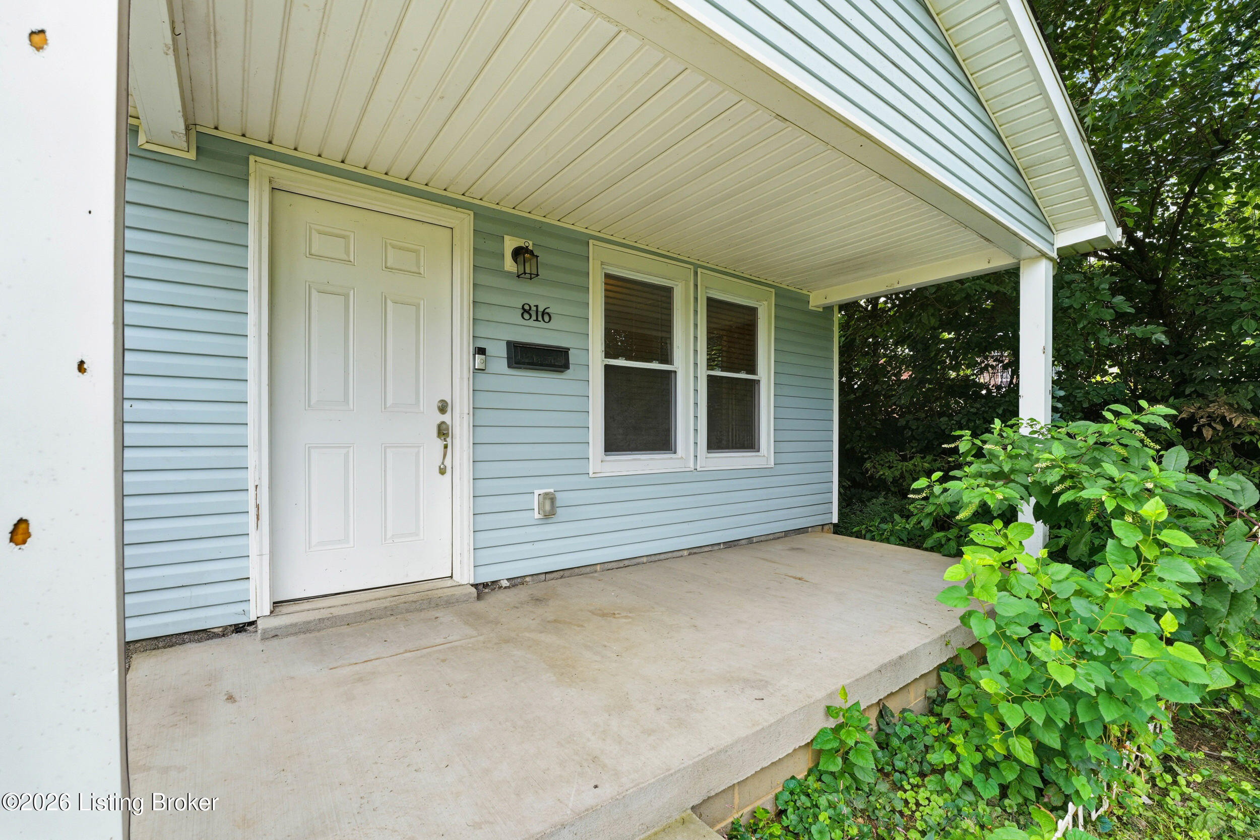 816 Goullon Ct Property Photo 4