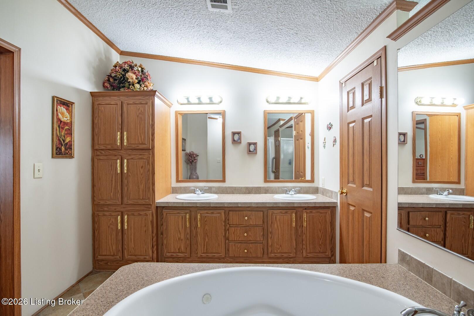 85 Oaklawn Ct Property Photo 24