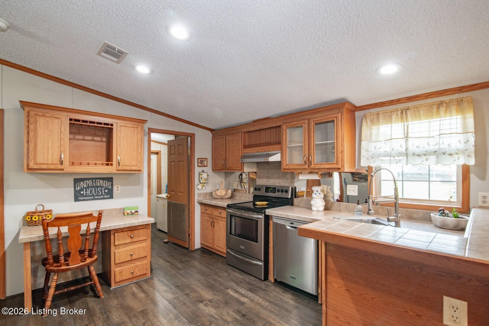 85 Oaklawn Ct Property Photo 29