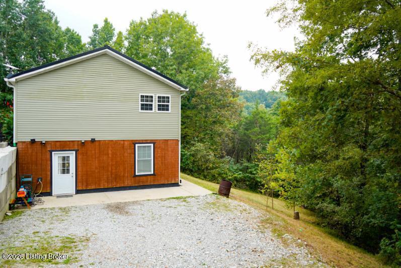 1585 Briar Ridge Rd Property Photo 3
