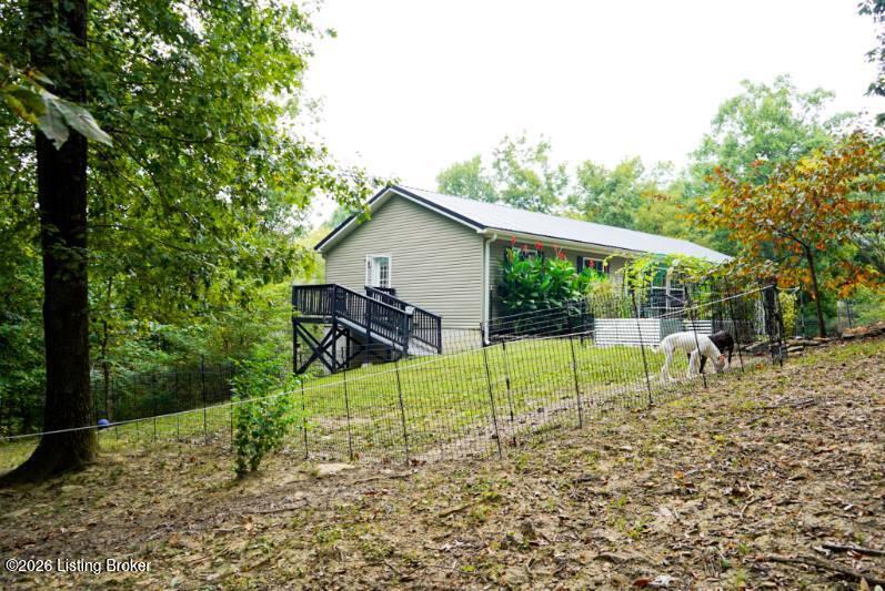 1585 Briar Ridge Rd Property Photo 4