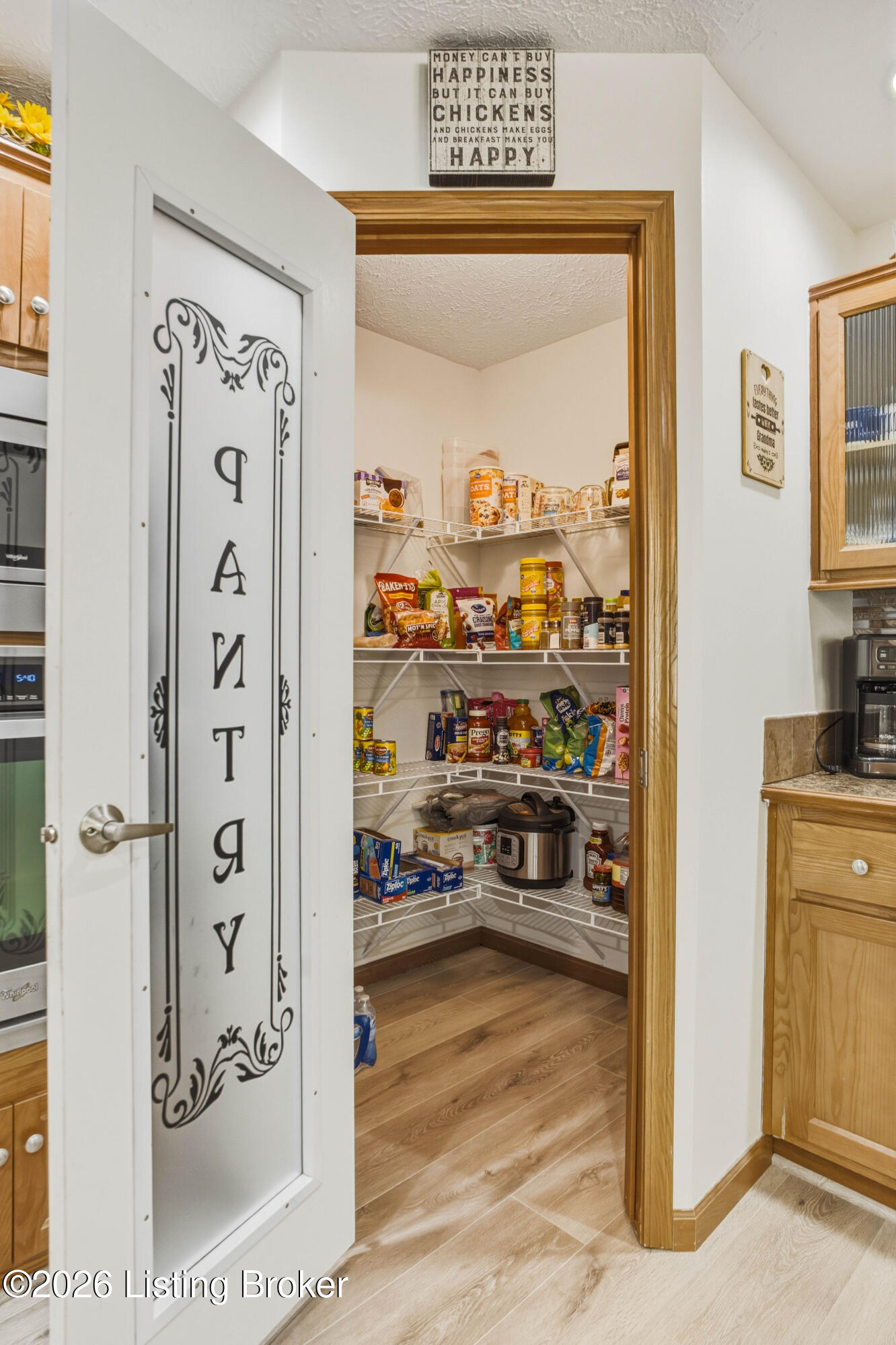 1585 Briar Ridge Rd Property Photo 8