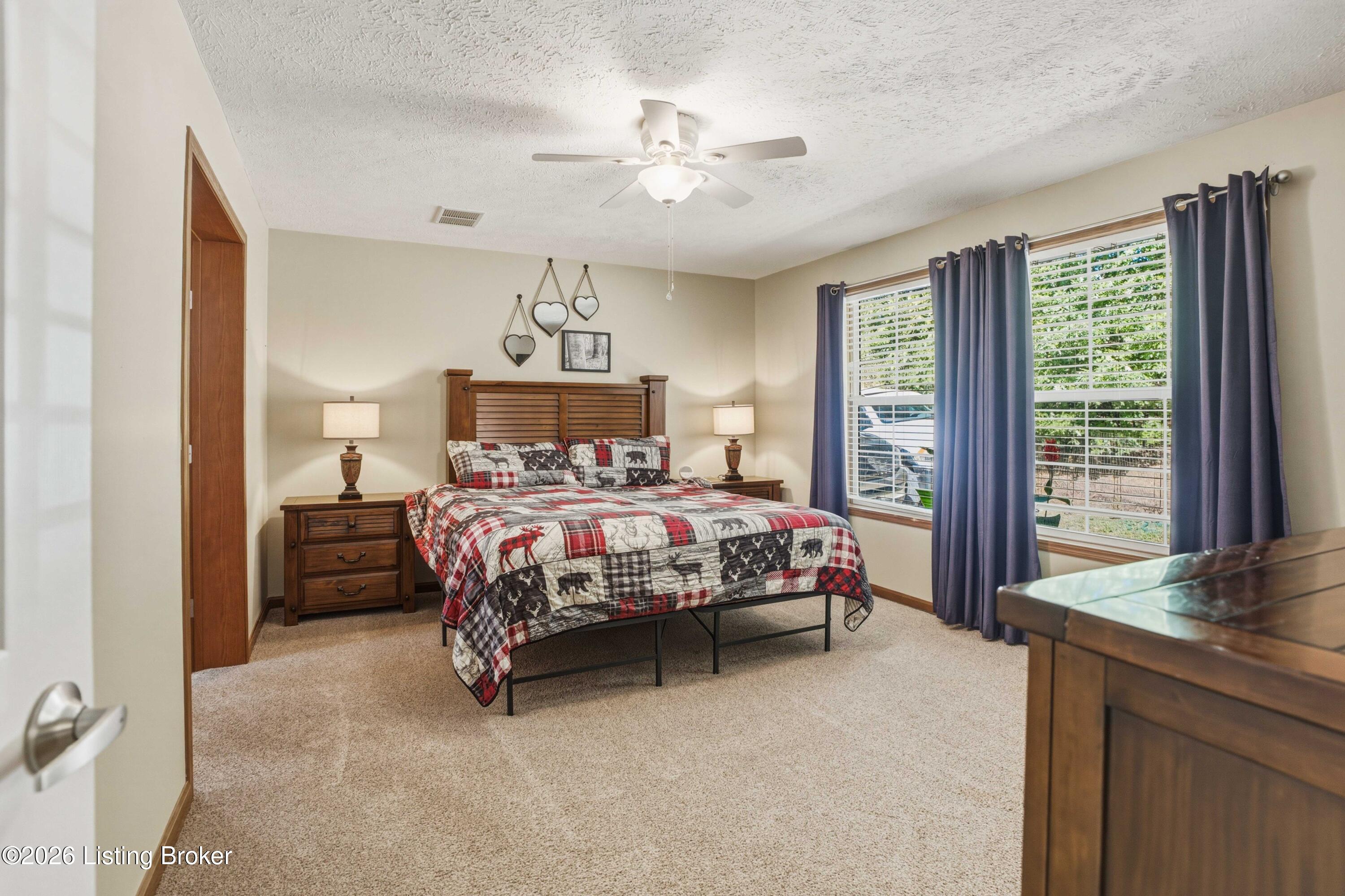 1585 Briar Ridge Rd Property Photo 9