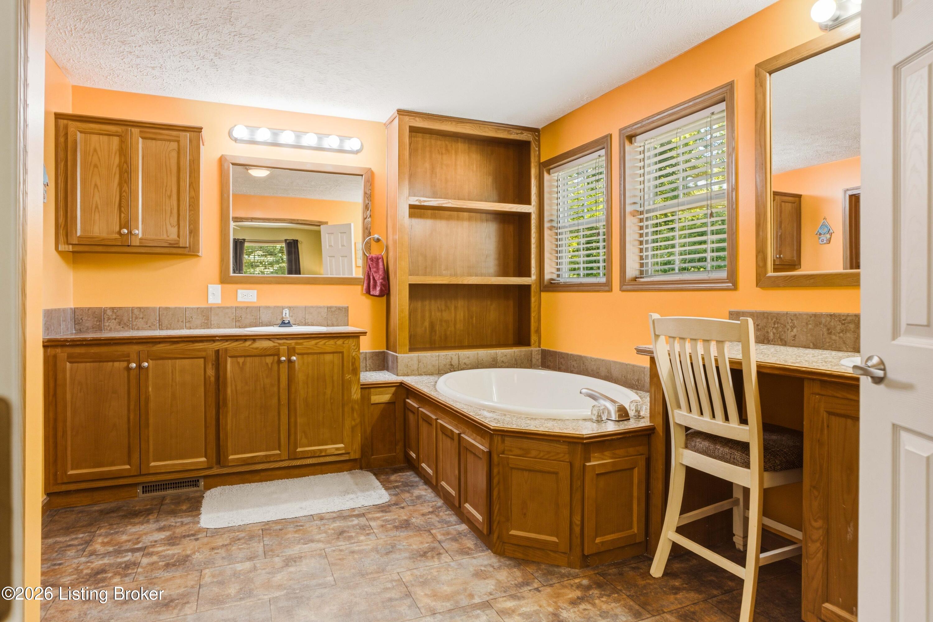 1585 Briar Ridge Rd Property Photo 11