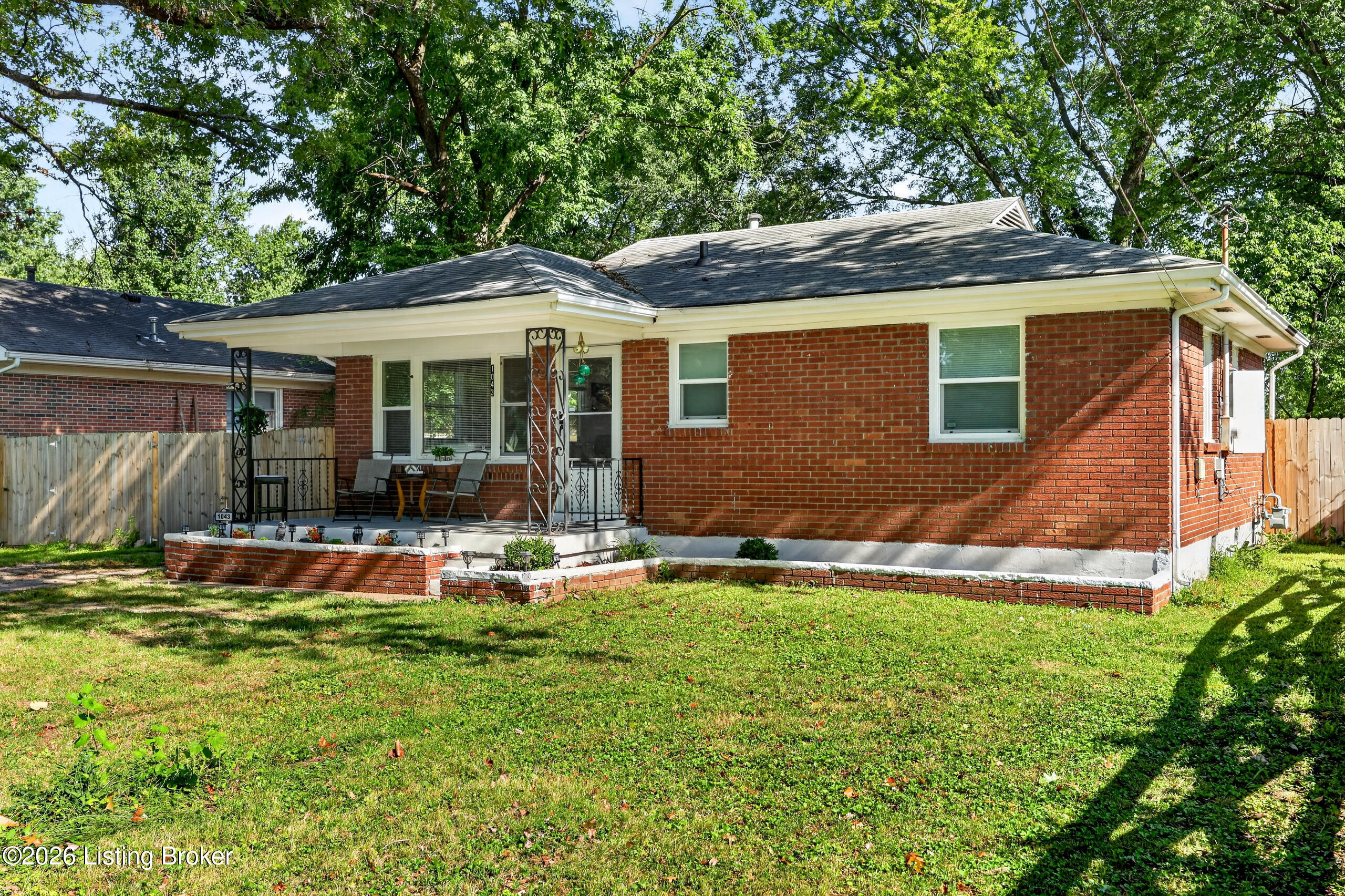 1043 Clay Ave