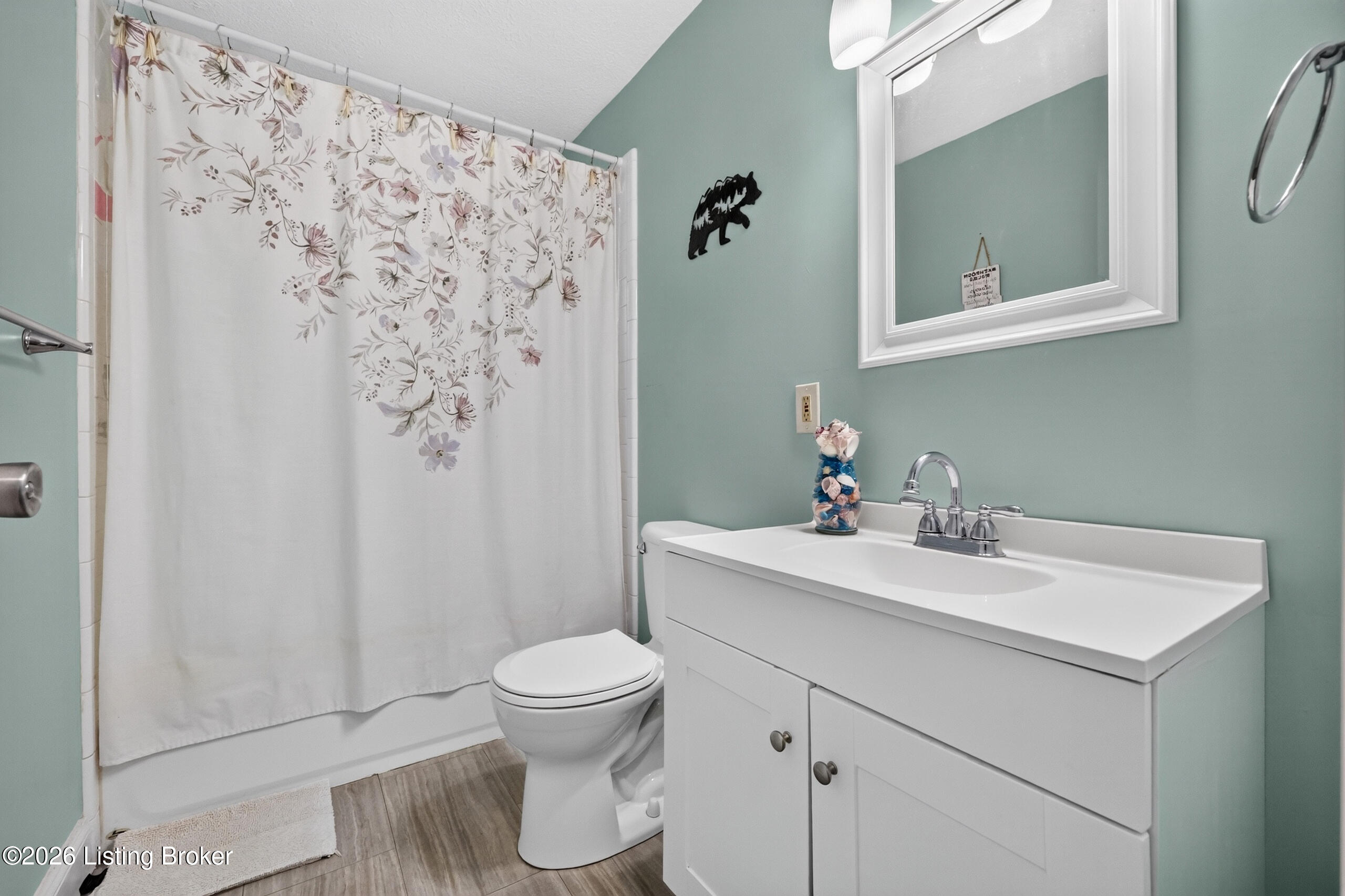 1043 Clay Ave Property Photo 11