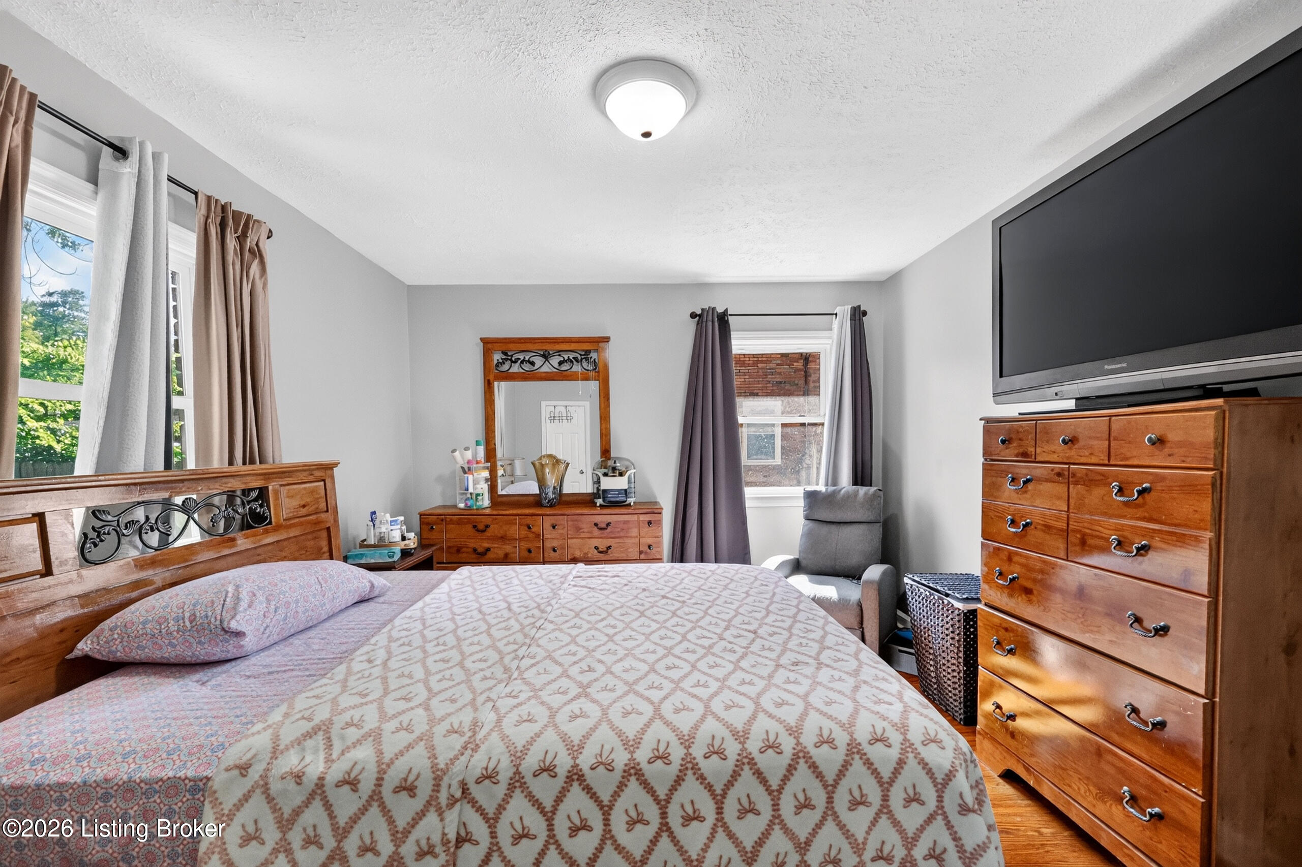 1043 Clay Ave Property Photo 15