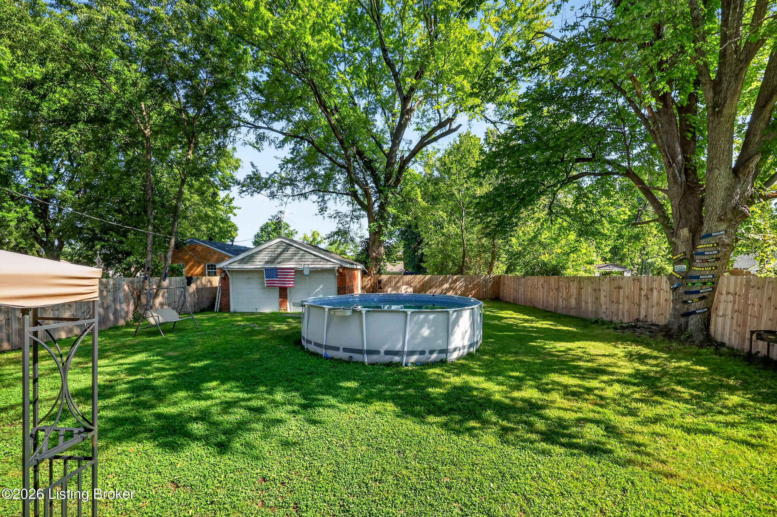 1043 Clay Ave Property Photo 22