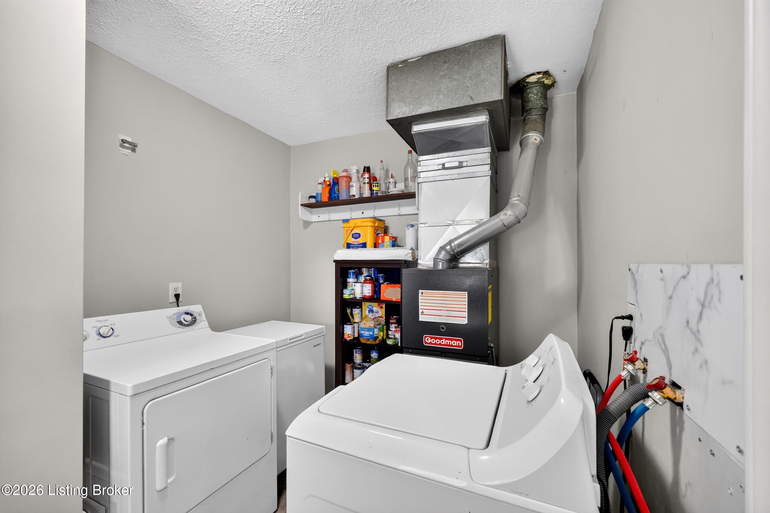 1043 Clay Ave Property Photo 24