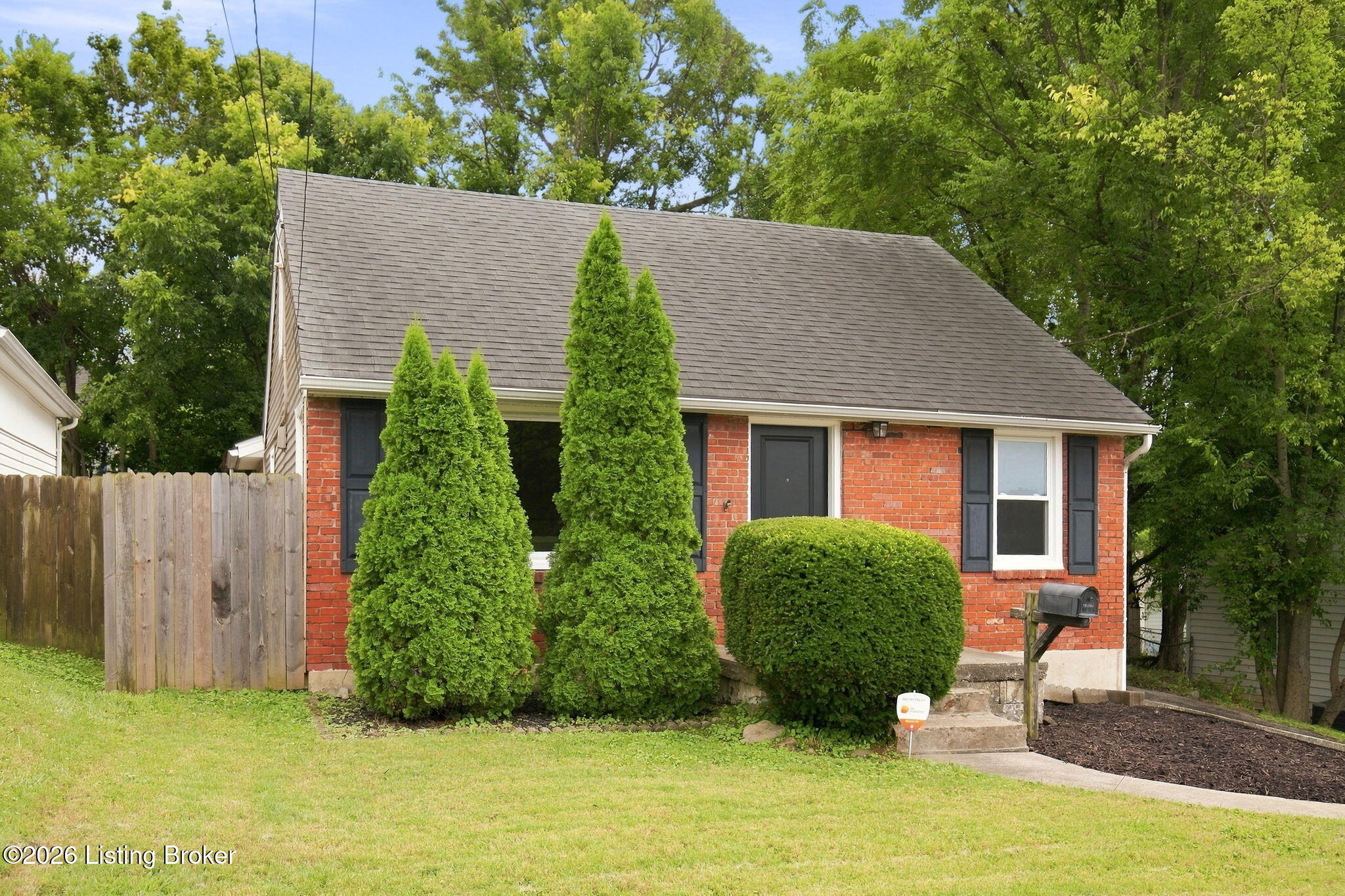 1610 Grove Ave Property Photo 2