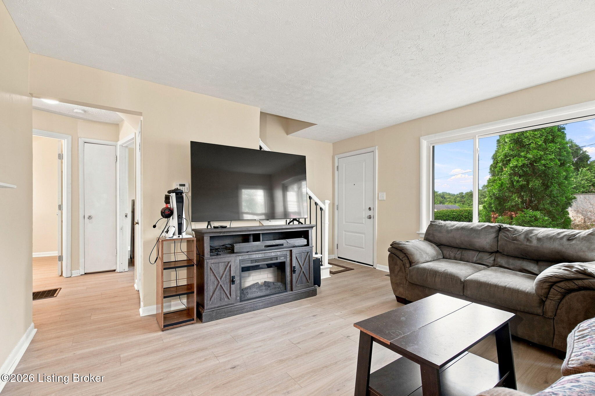 1610 Grove Ave Property Photo 6