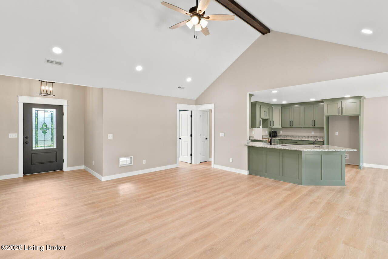 390 Marks Ln Property Photo 4