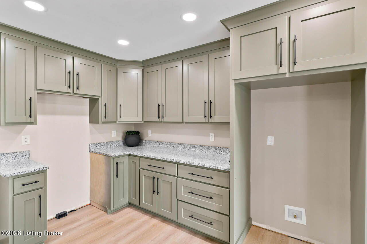 390 Marks Ln Property Photo 11