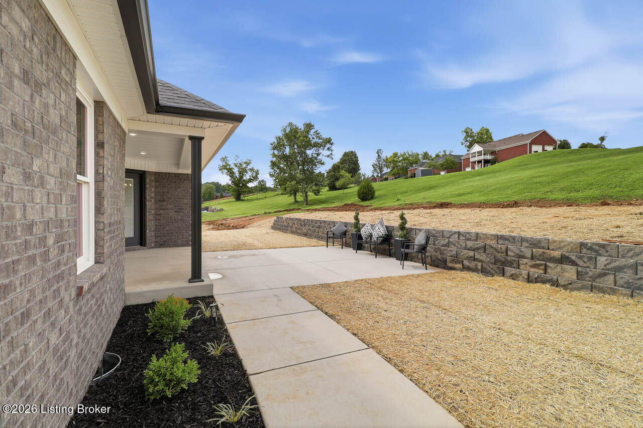 390 Marks Ln Property Photo 28