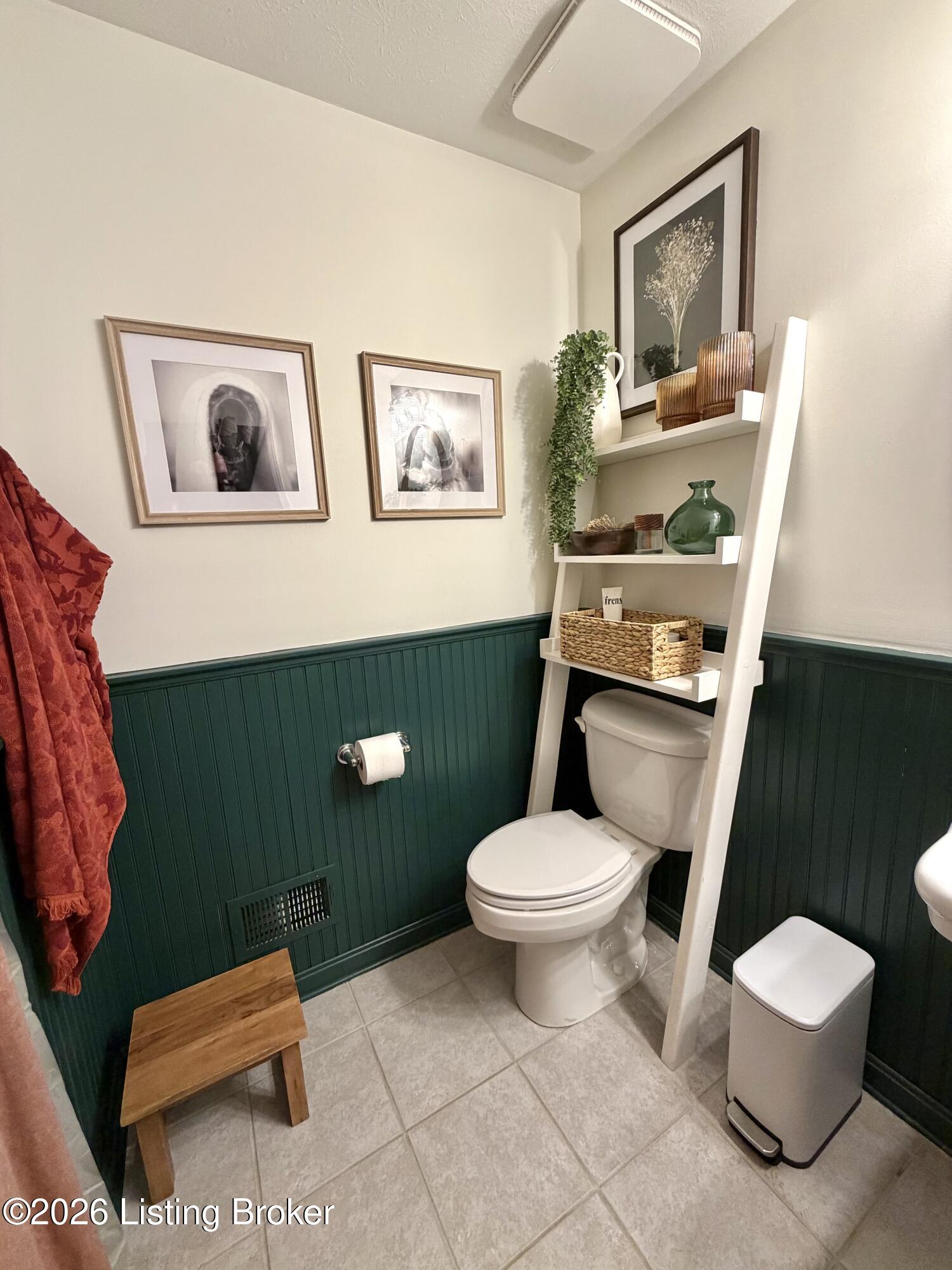 4305 Windy Oaks Rd Property Photo 28