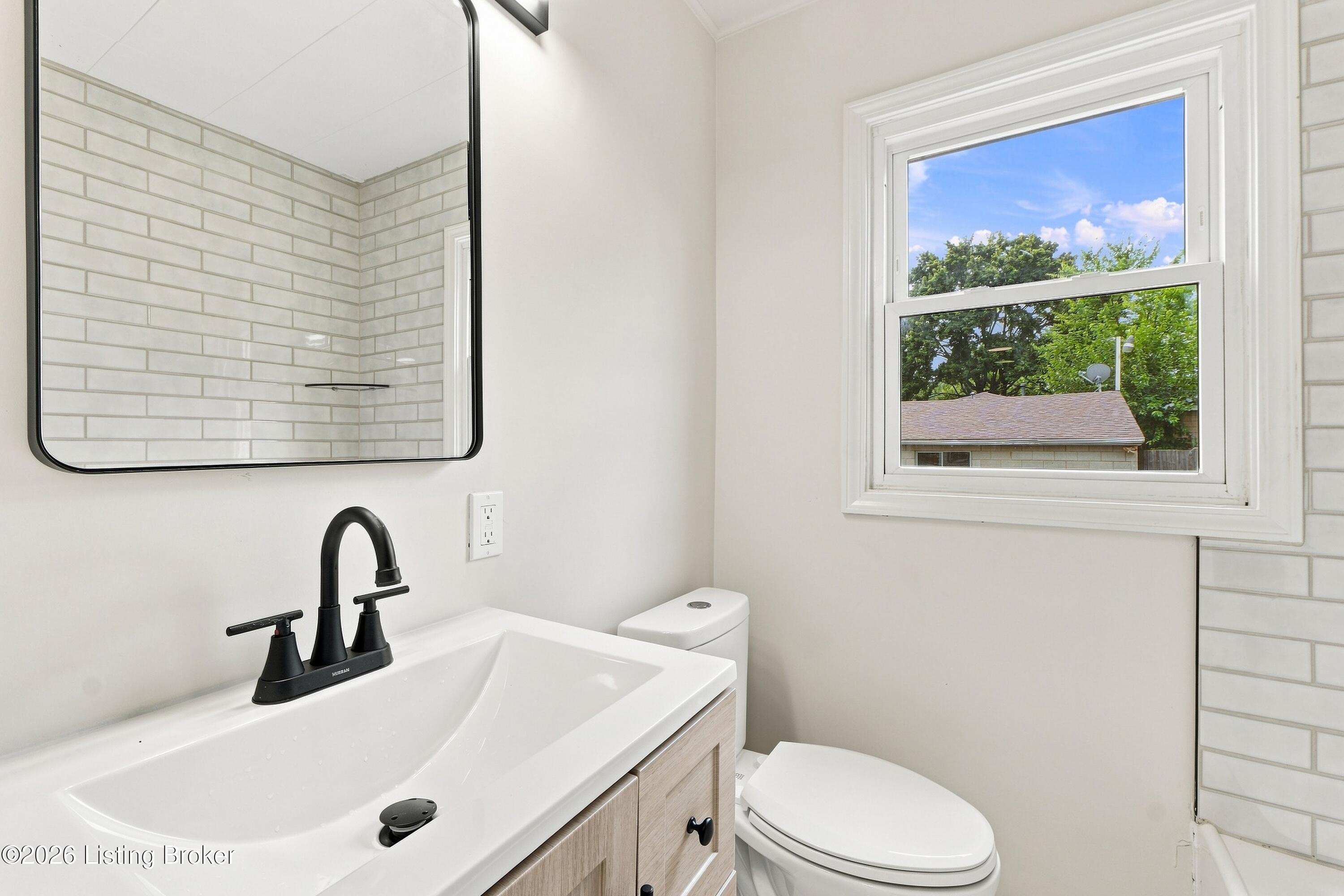 1303 Lucas Ave Property Photo 23