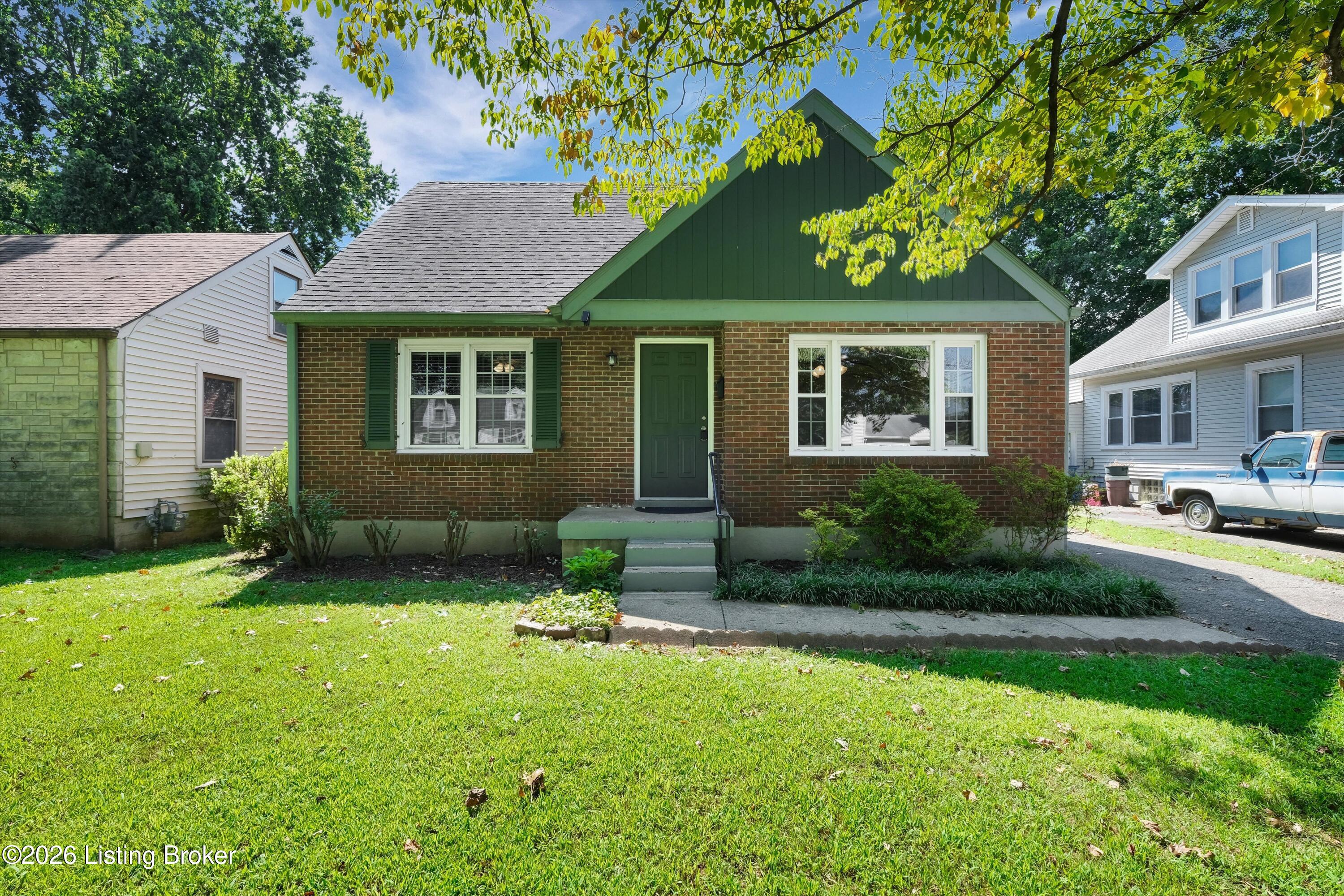 2126 Glenworth Ave Property Photo 1
