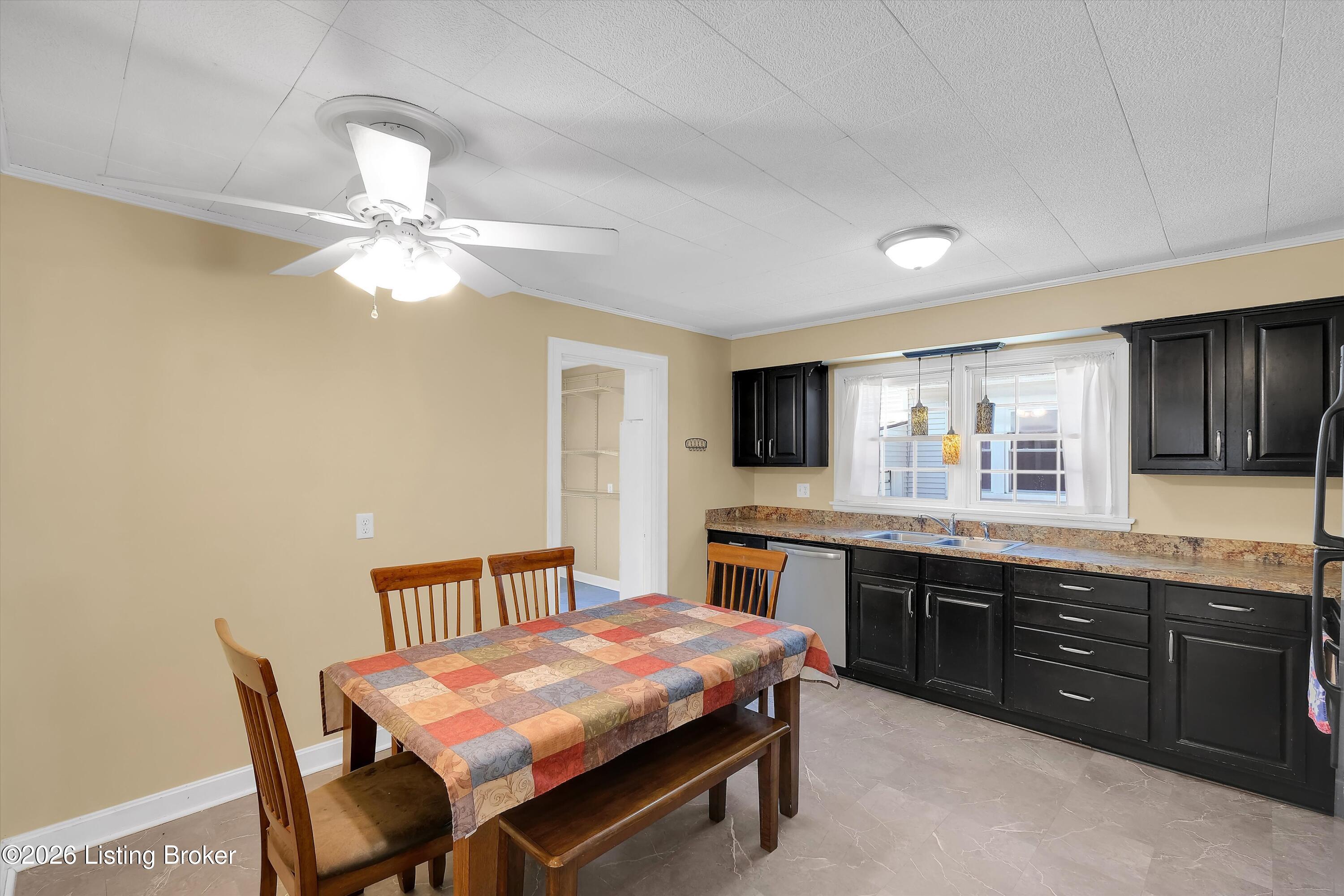 2126 Glenworth Ave Property Photo 11