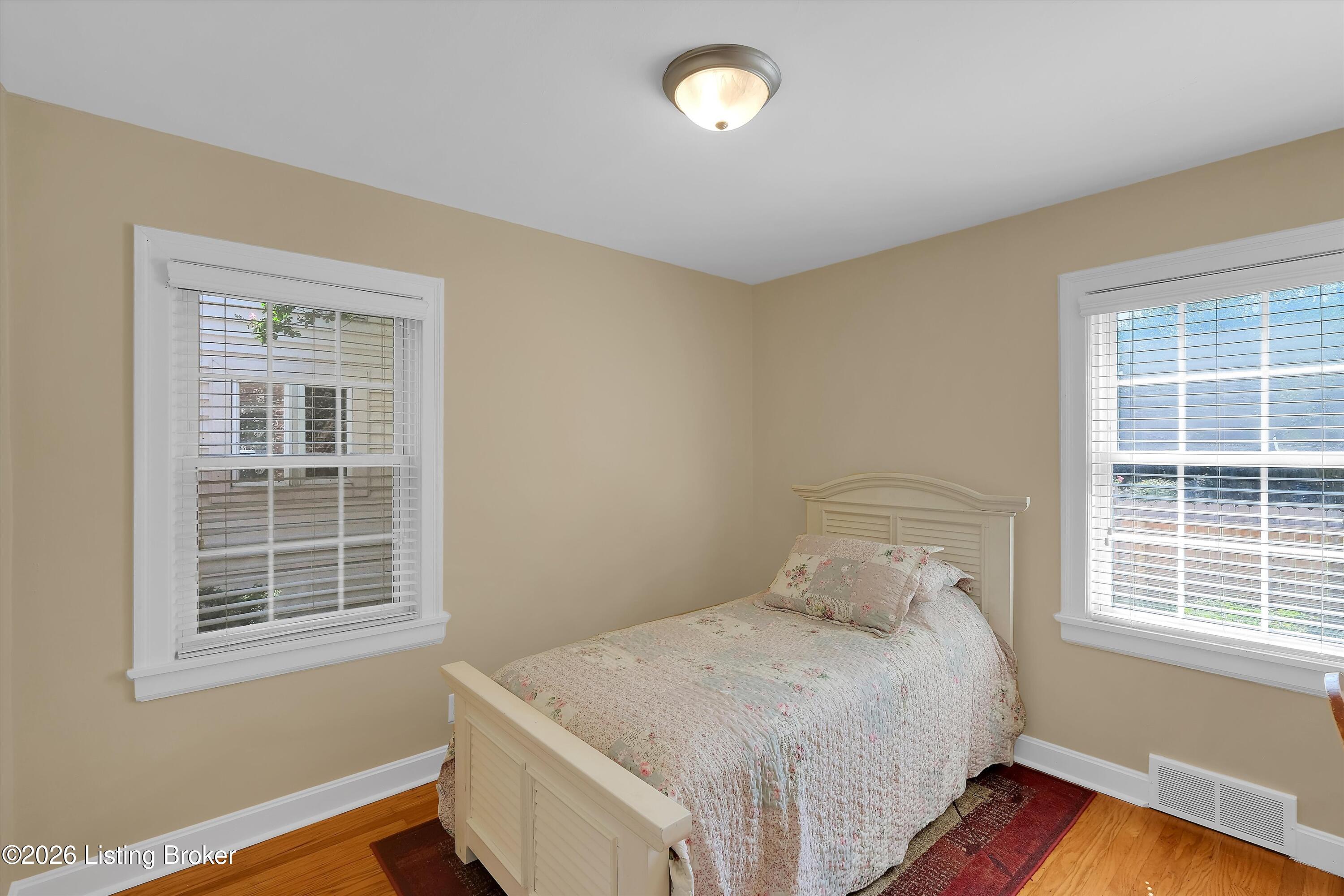 2126 Glenworth Ave Property Photo 16