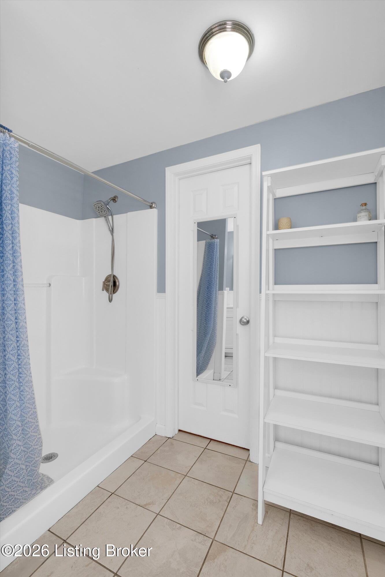 2126 Glenworth Ave Property Photo 25