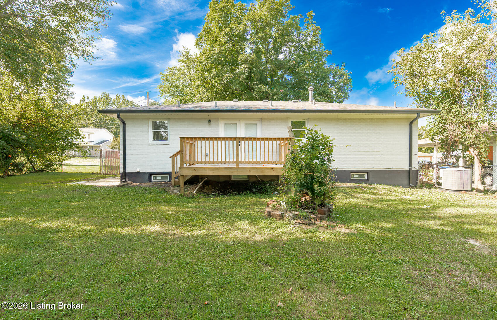 309 Chieftain Dr Property Photo 4
