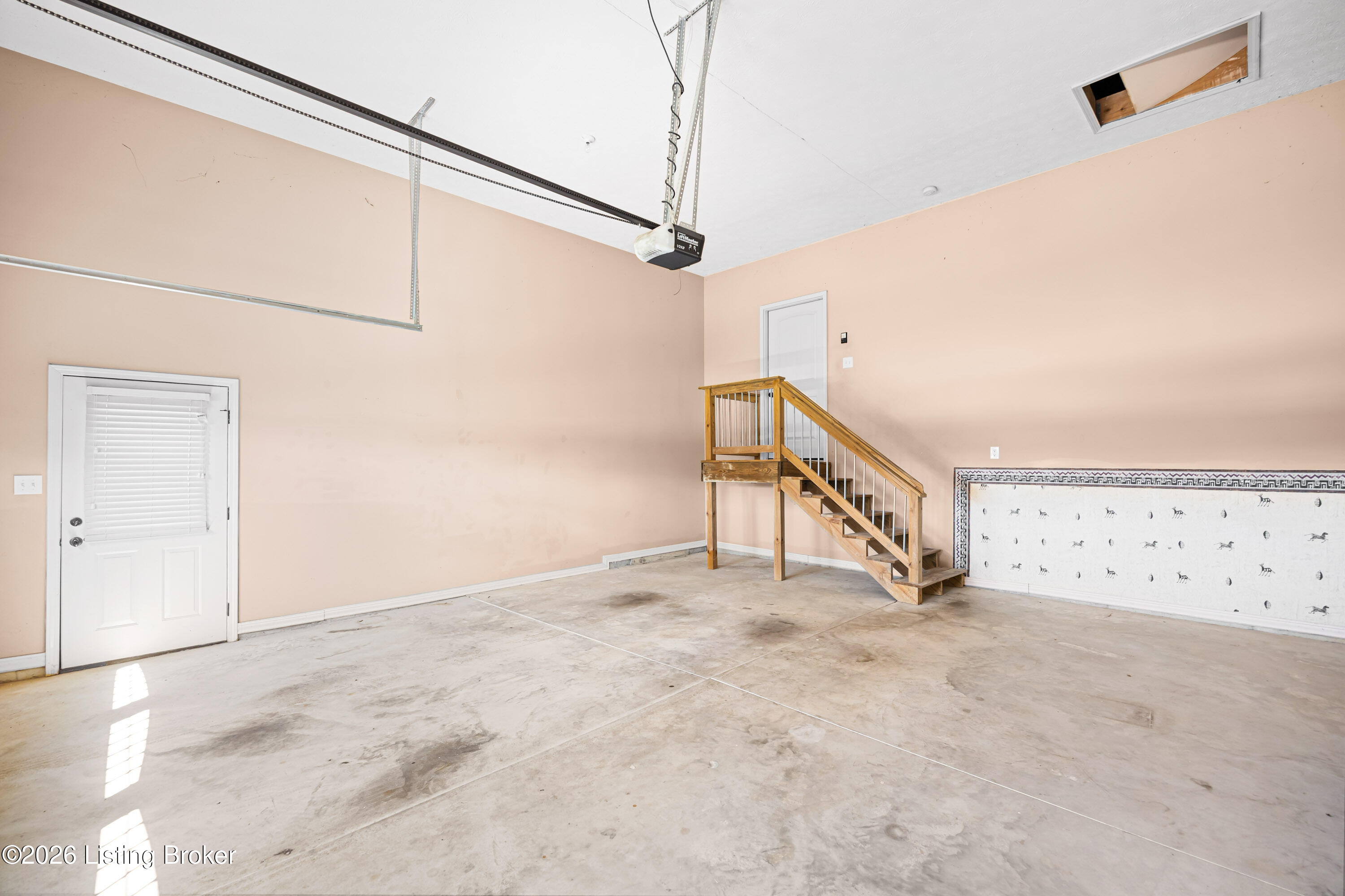 596 Meadowcrest Dr Property Photo 31