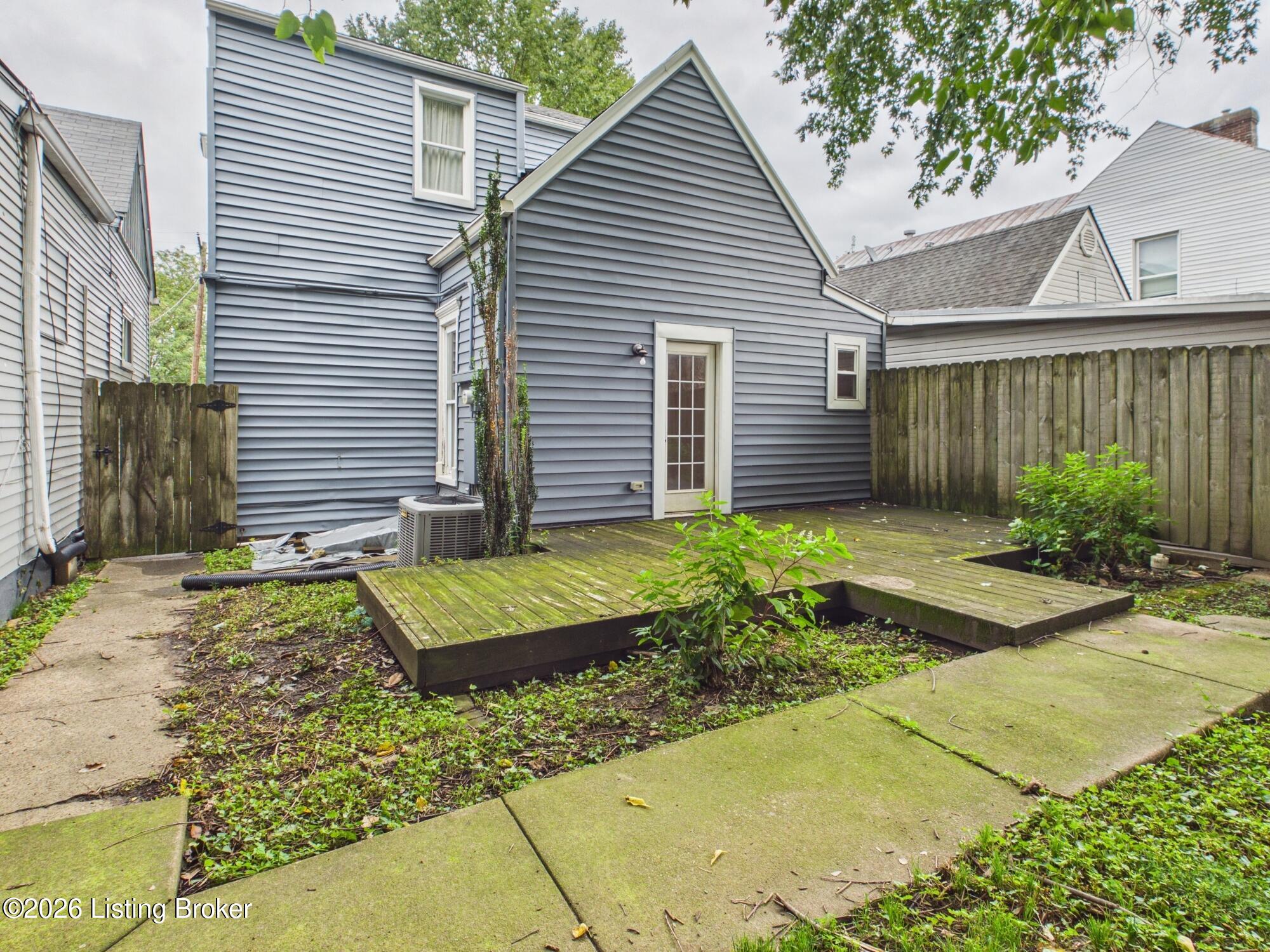 956 Ellison Ave Property Photo 28