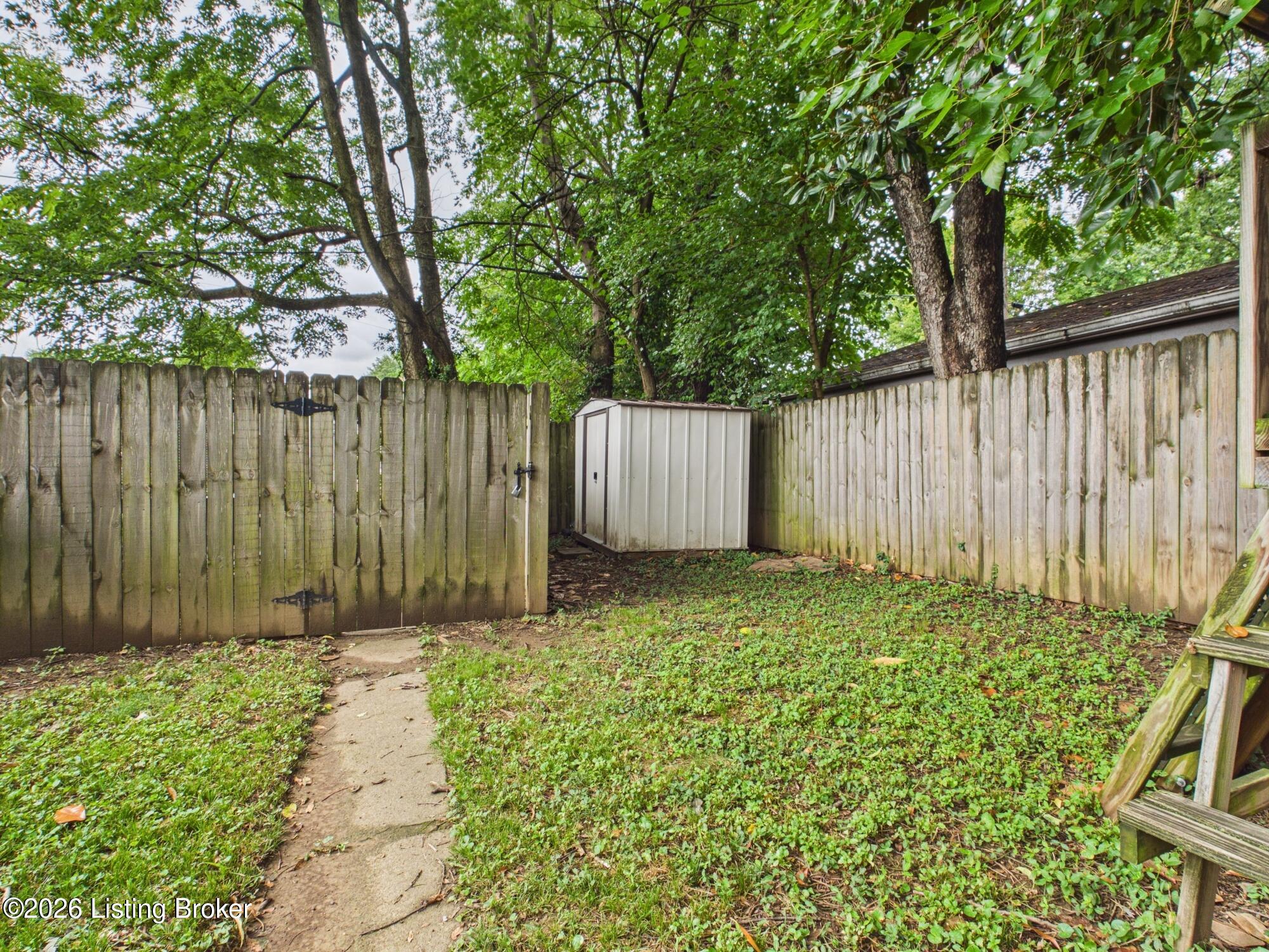 956 Ellison Ave Property Photo 32