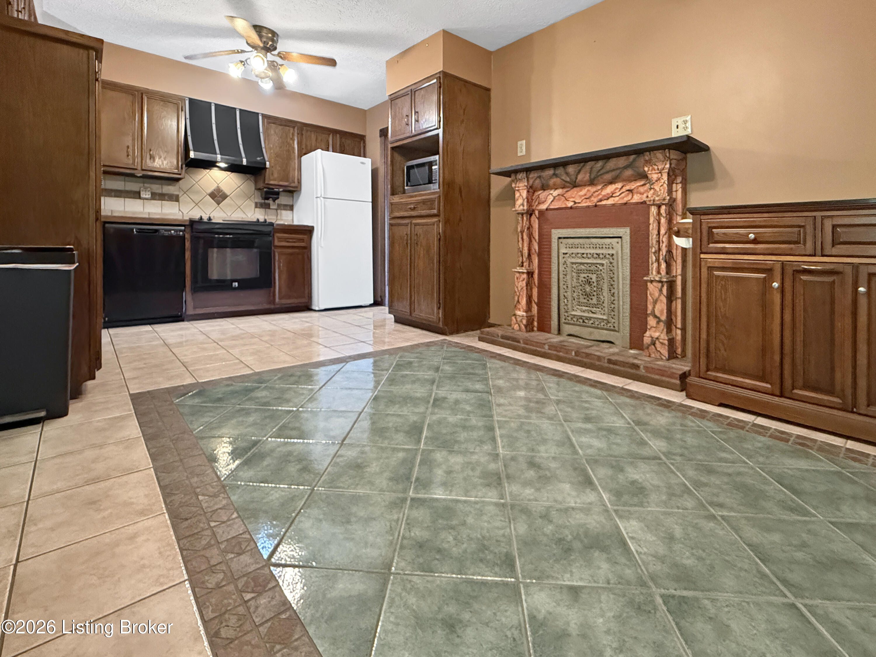8203 Flicker Pl Property Photo 15