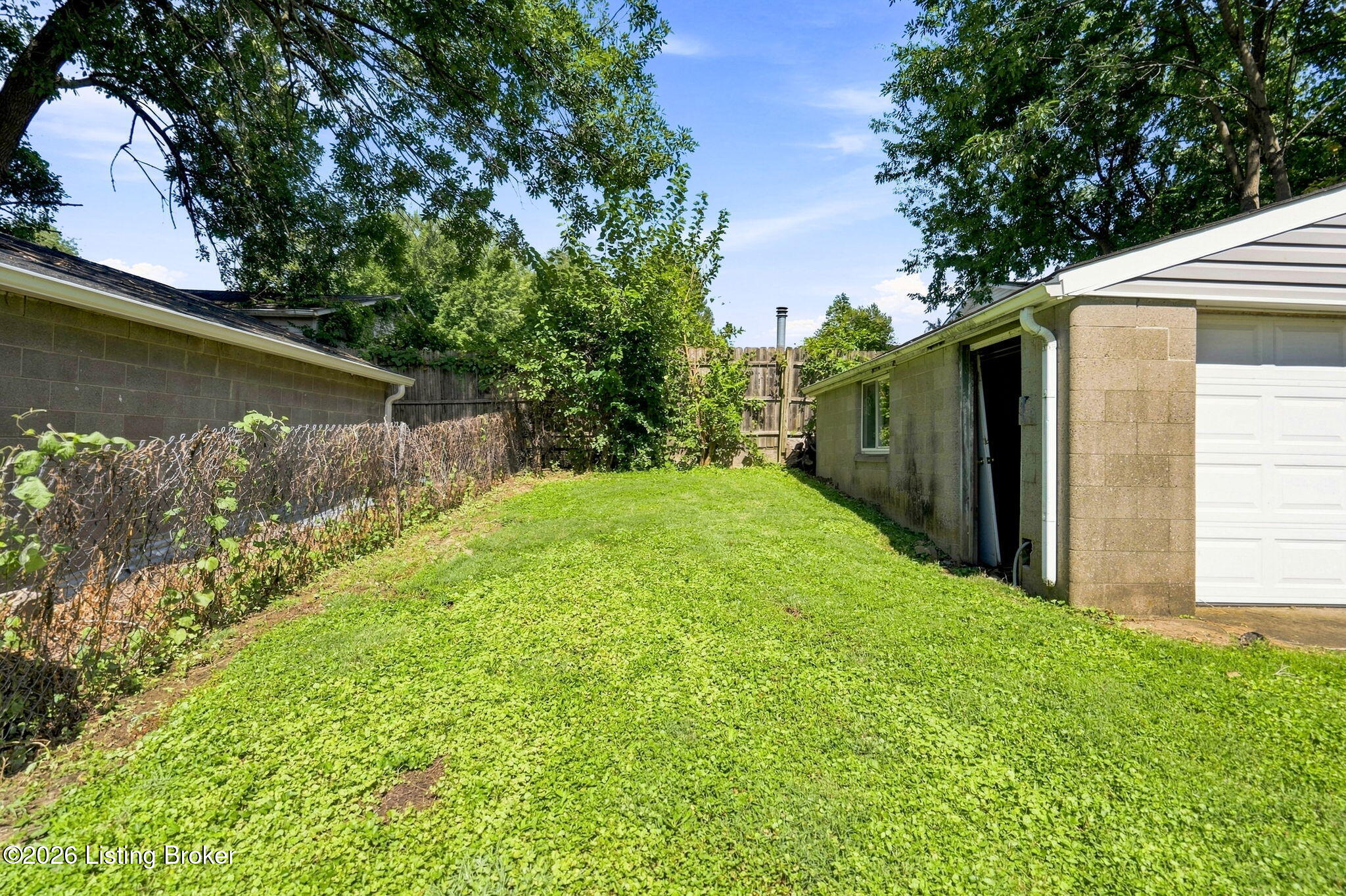 4035 Henderson Ave Property Photo 5