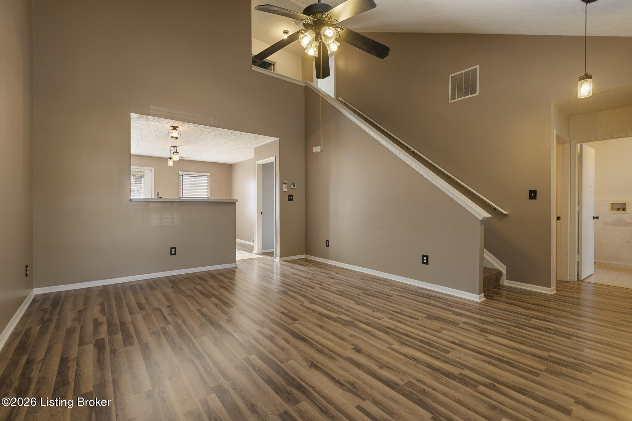 5912 Brandon Dunes Dr Property Photo 3