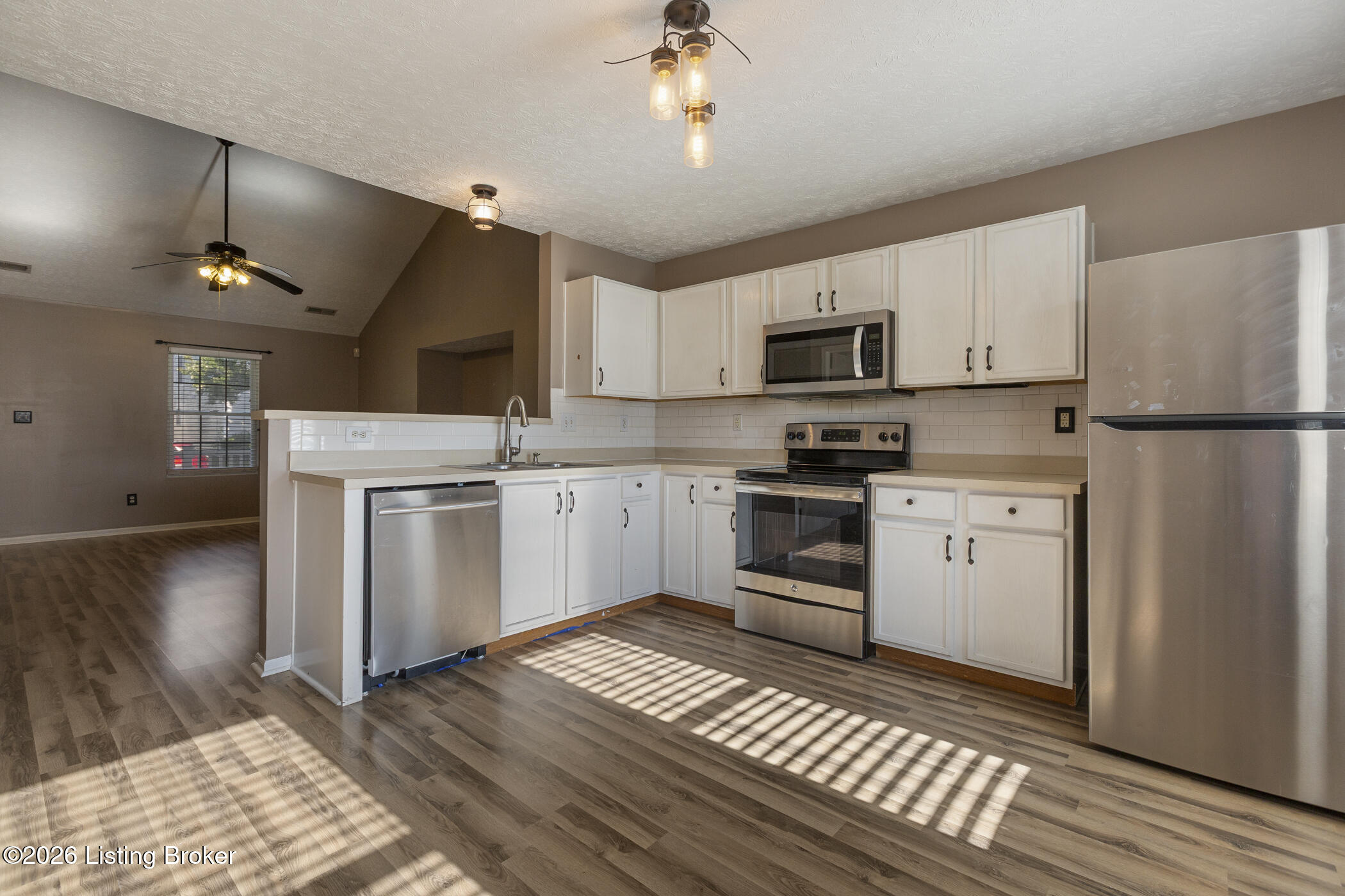 5912 Brandon Dunes Dr Property Photo 4