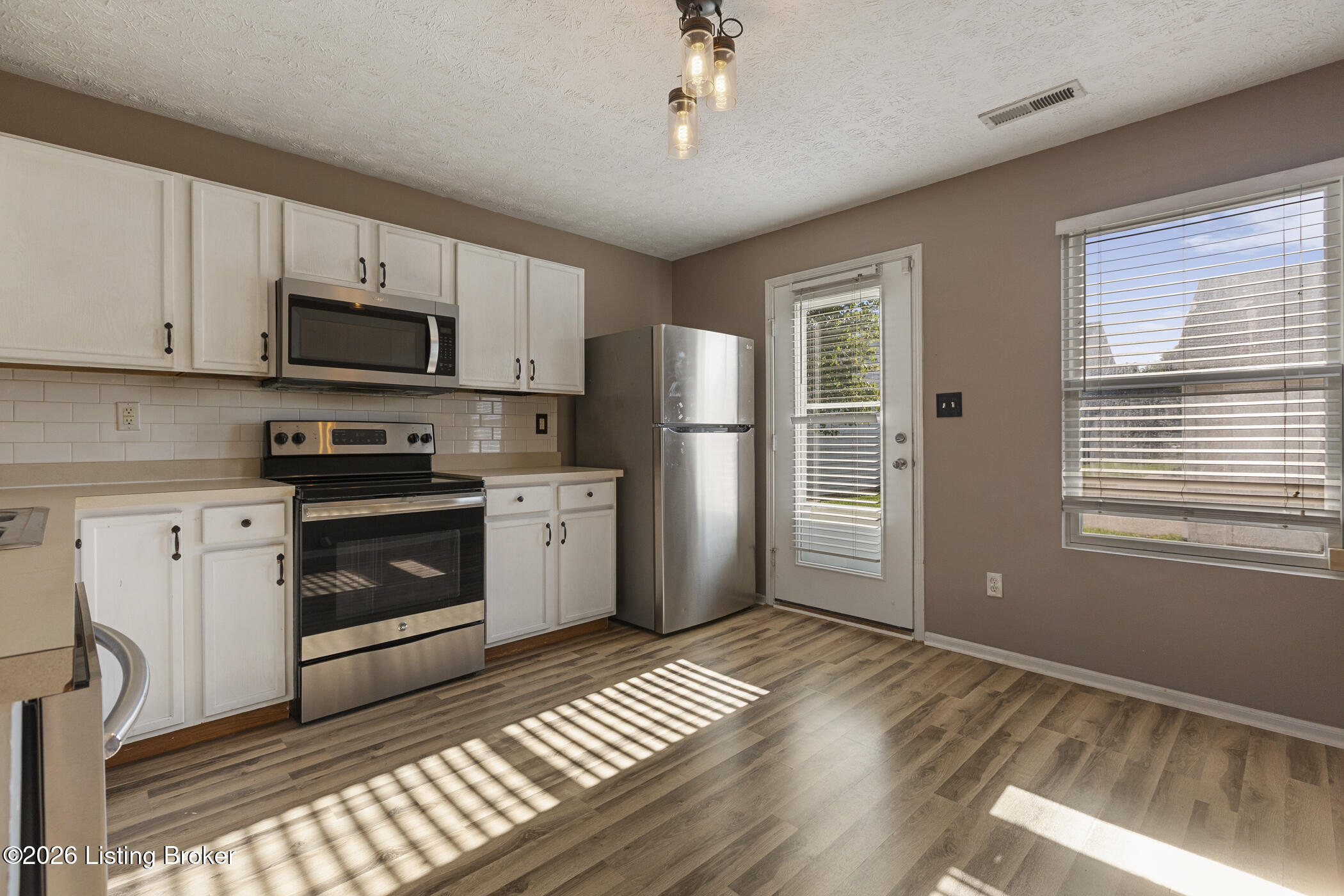 5912 Brandon Dunes Dr Property Photo 5