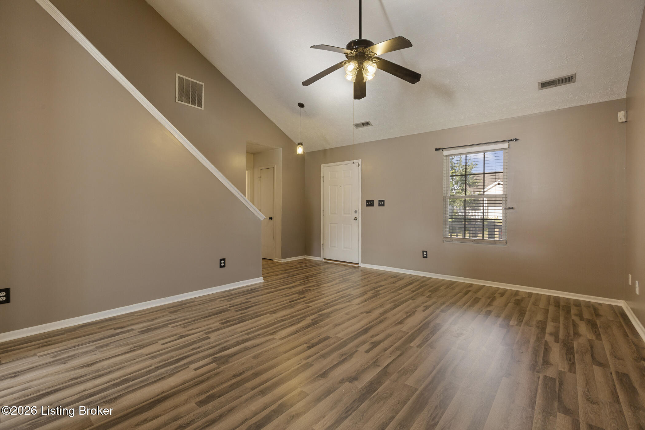 5912 Brandon Dunes Dr Property Photo 6