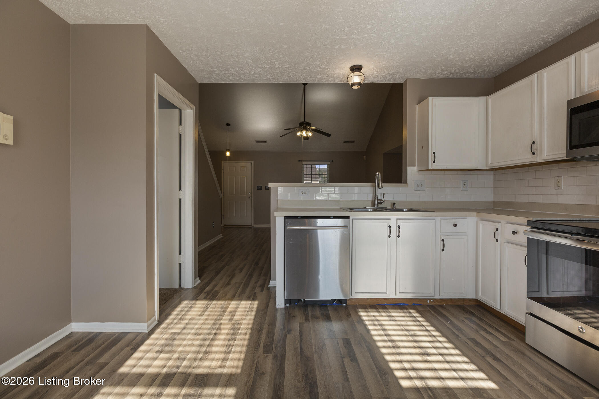 5912 Brandon Dunes Dr Property Photo 7