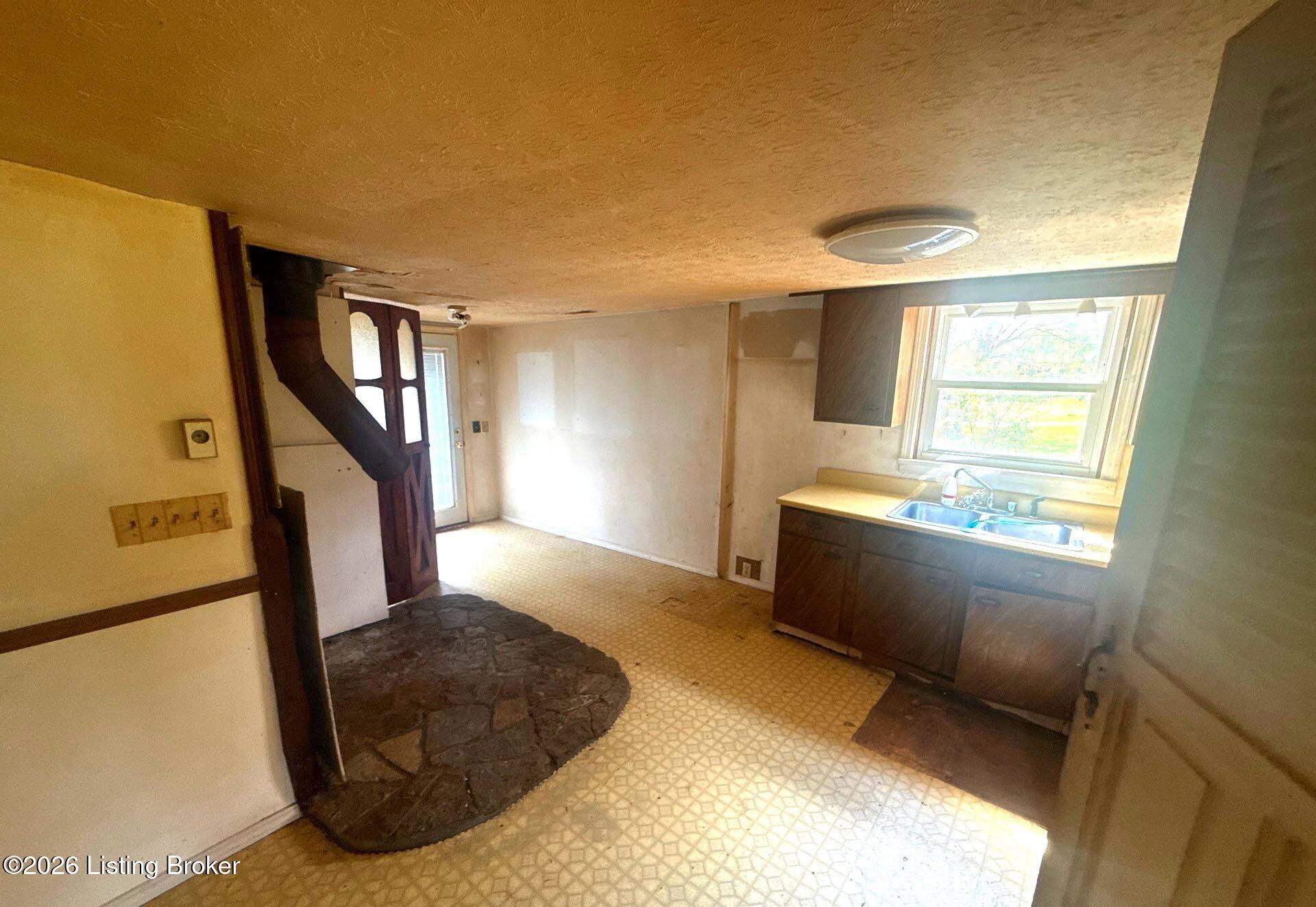 407 Wilson Creek Rd Property Photo 6