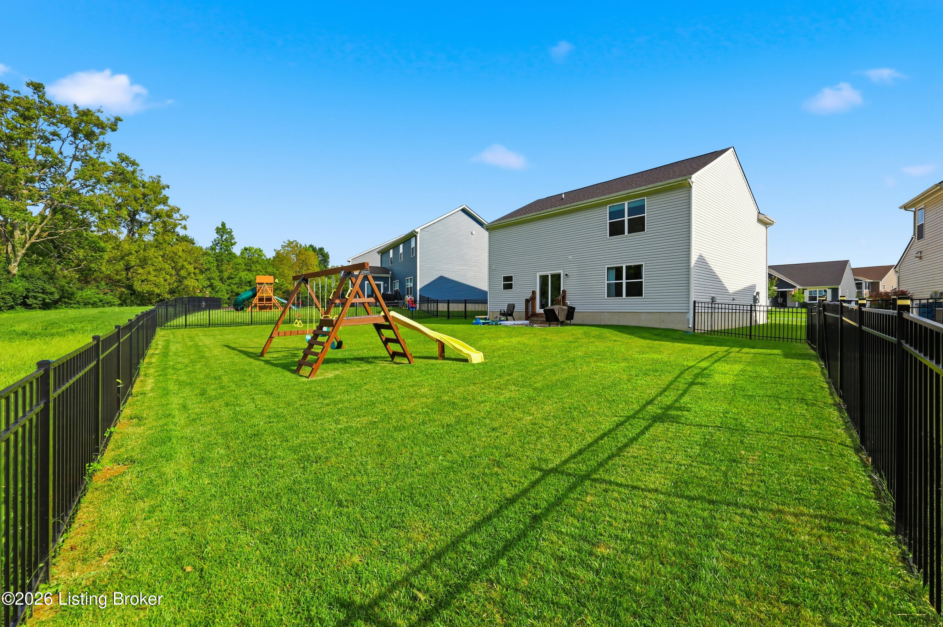 2093 Carnegie Dr Property Photo 4