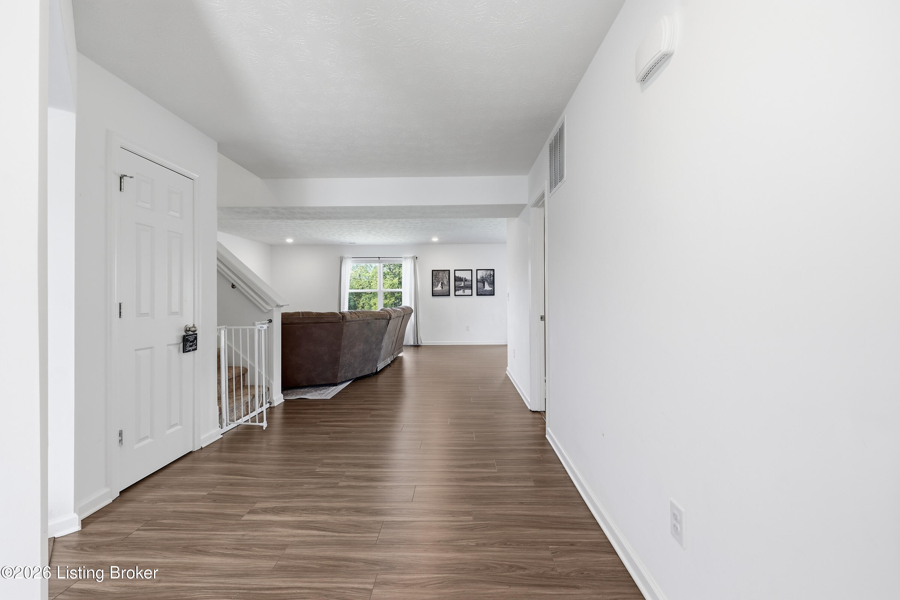 2093 Carnegie Dr Property Photo 6