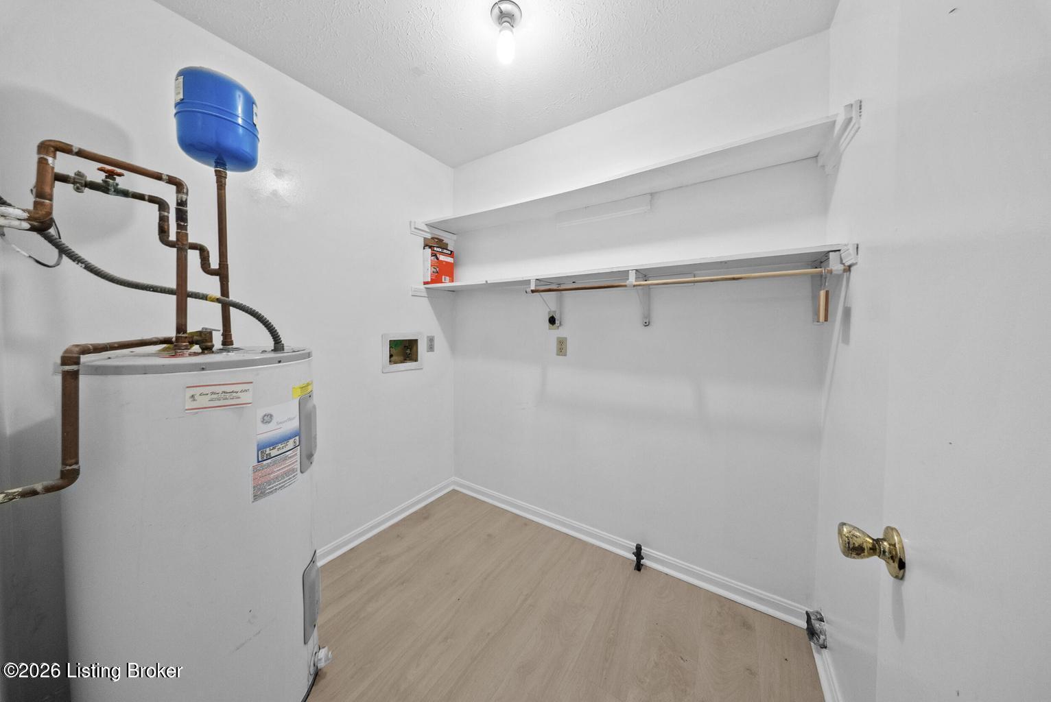 202 Clore Ave Property Photo 10