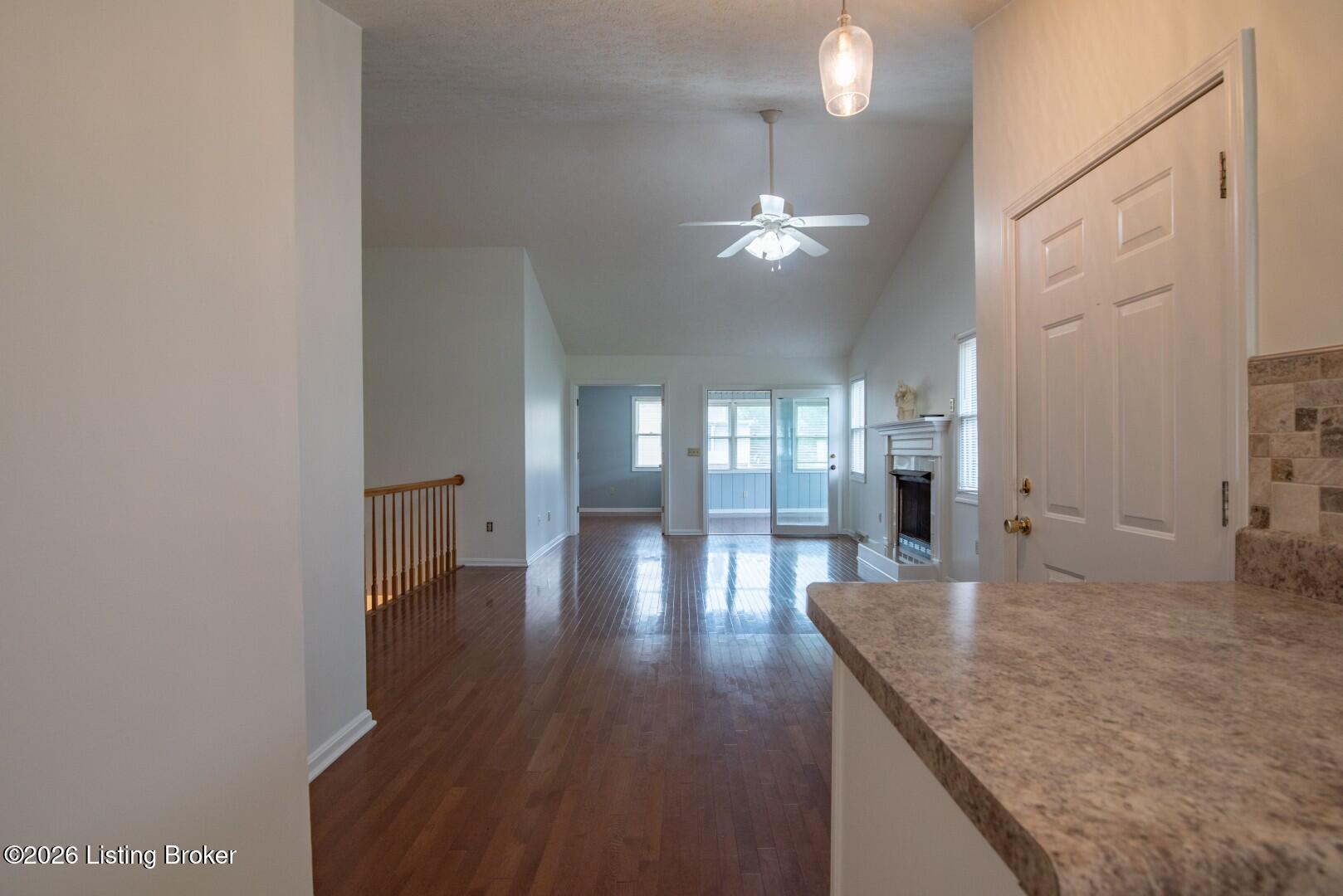 482 Mulberry St D Property Photo 24