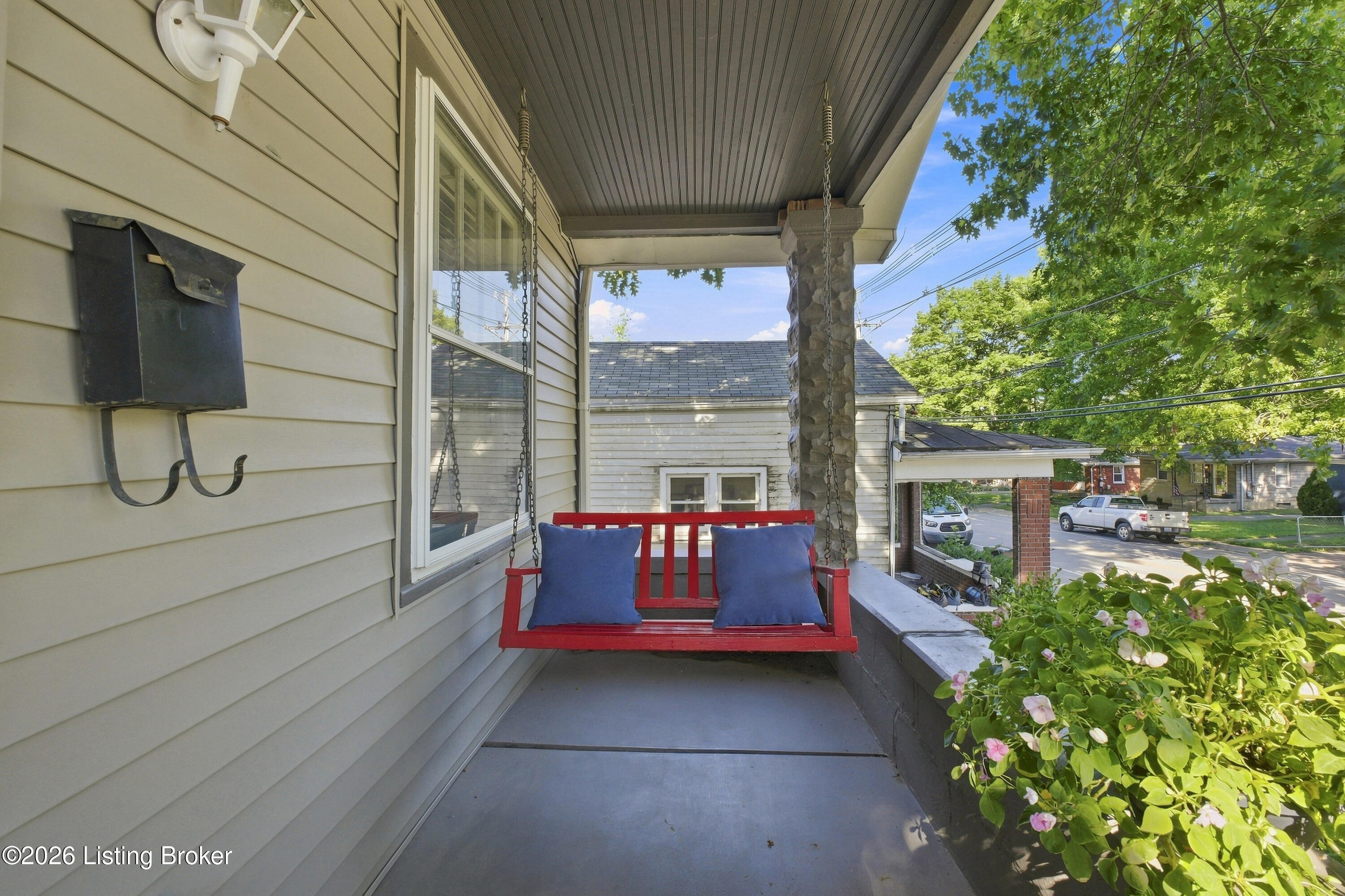 1844 Payne St Property Photo 3
