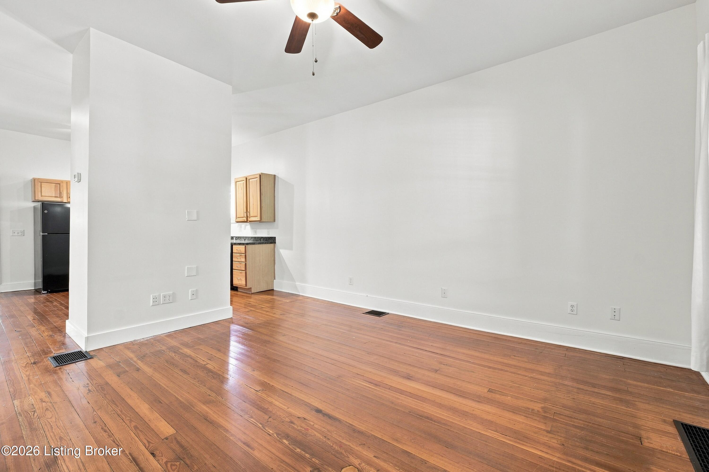 1844 Payne St Property Photo 8