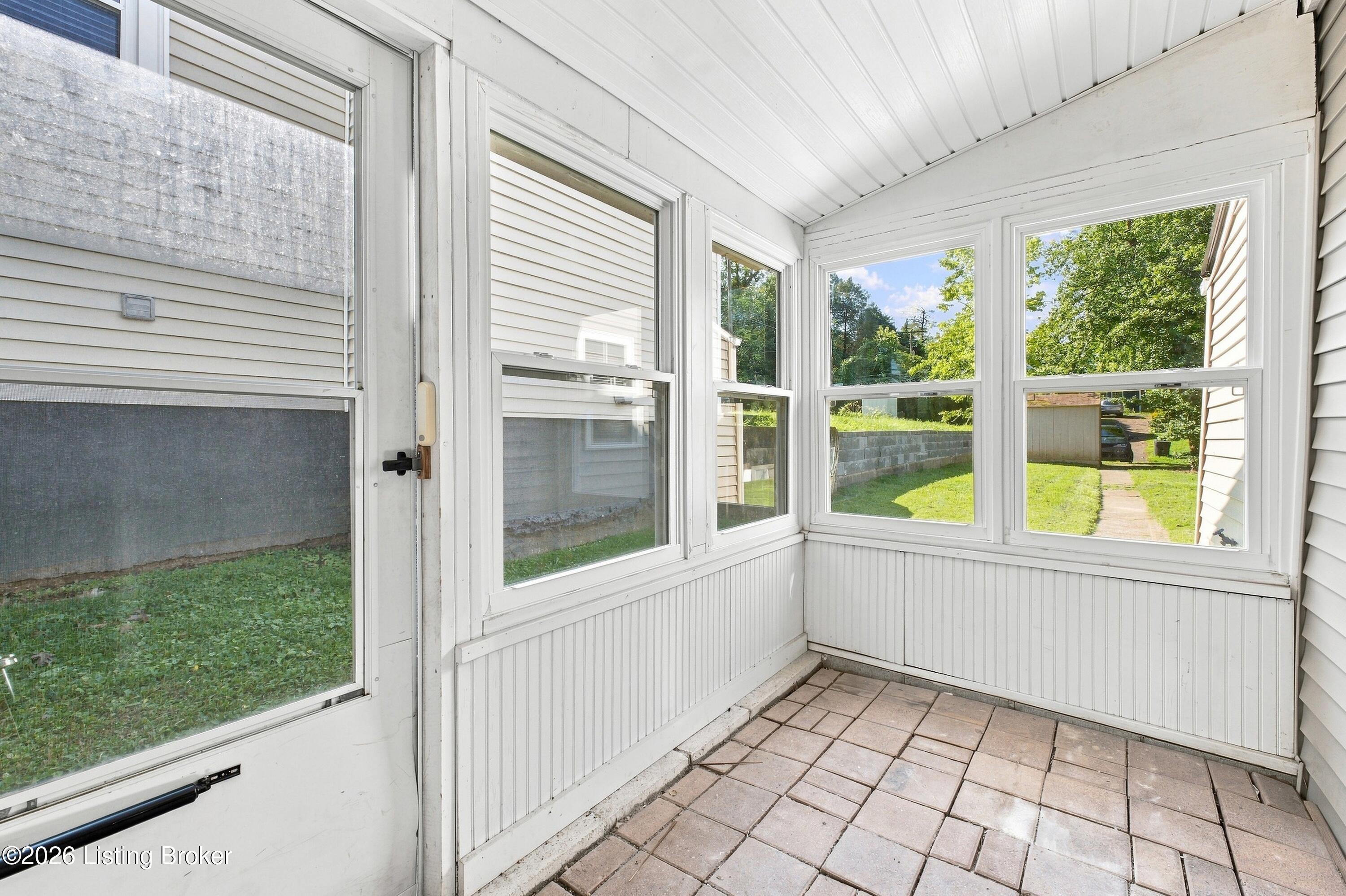 1844 Payne St Property Photo 24