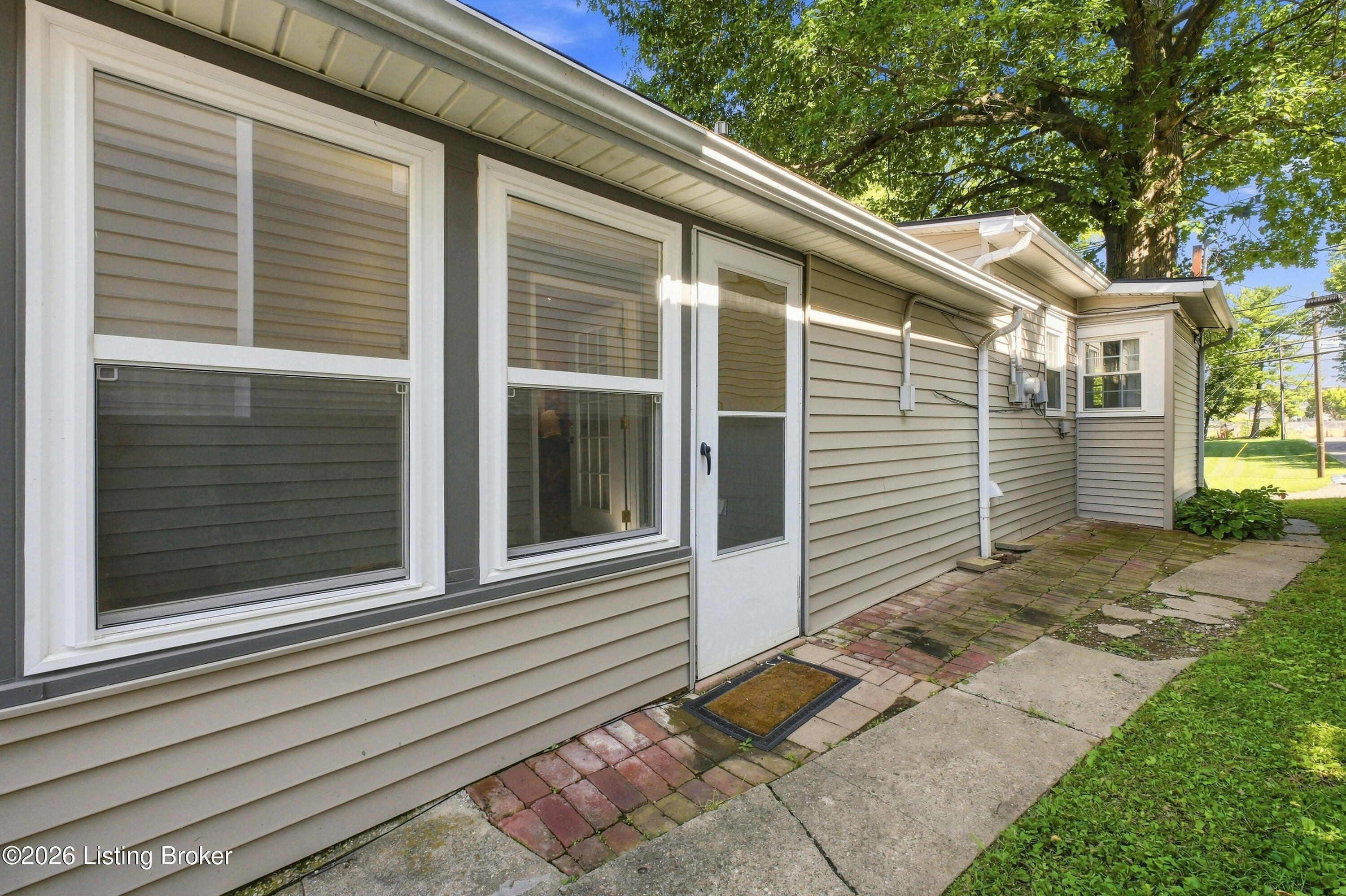 1844 Payne St Property Photo 26