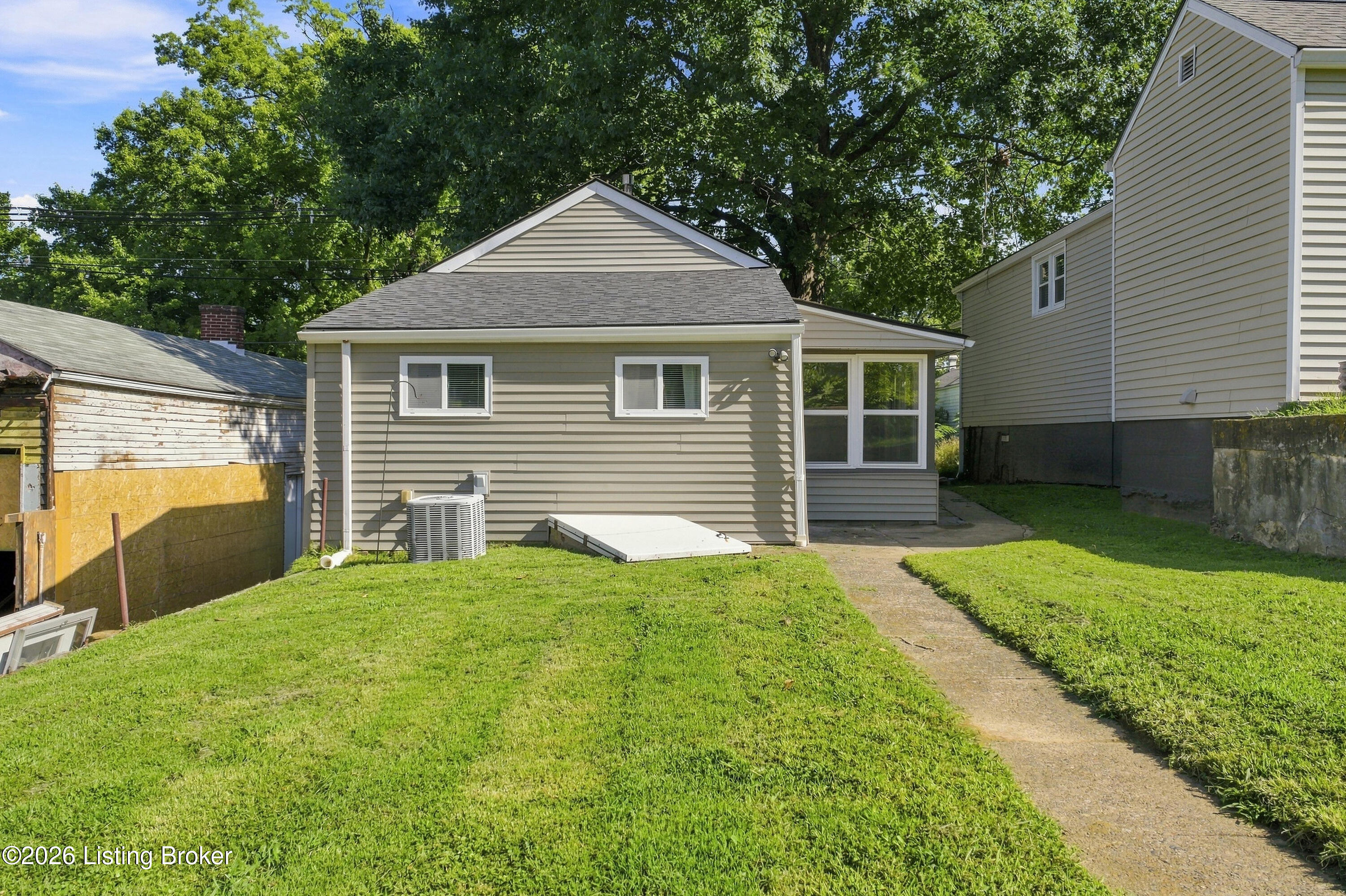 1844 Payne St Property Photo 28