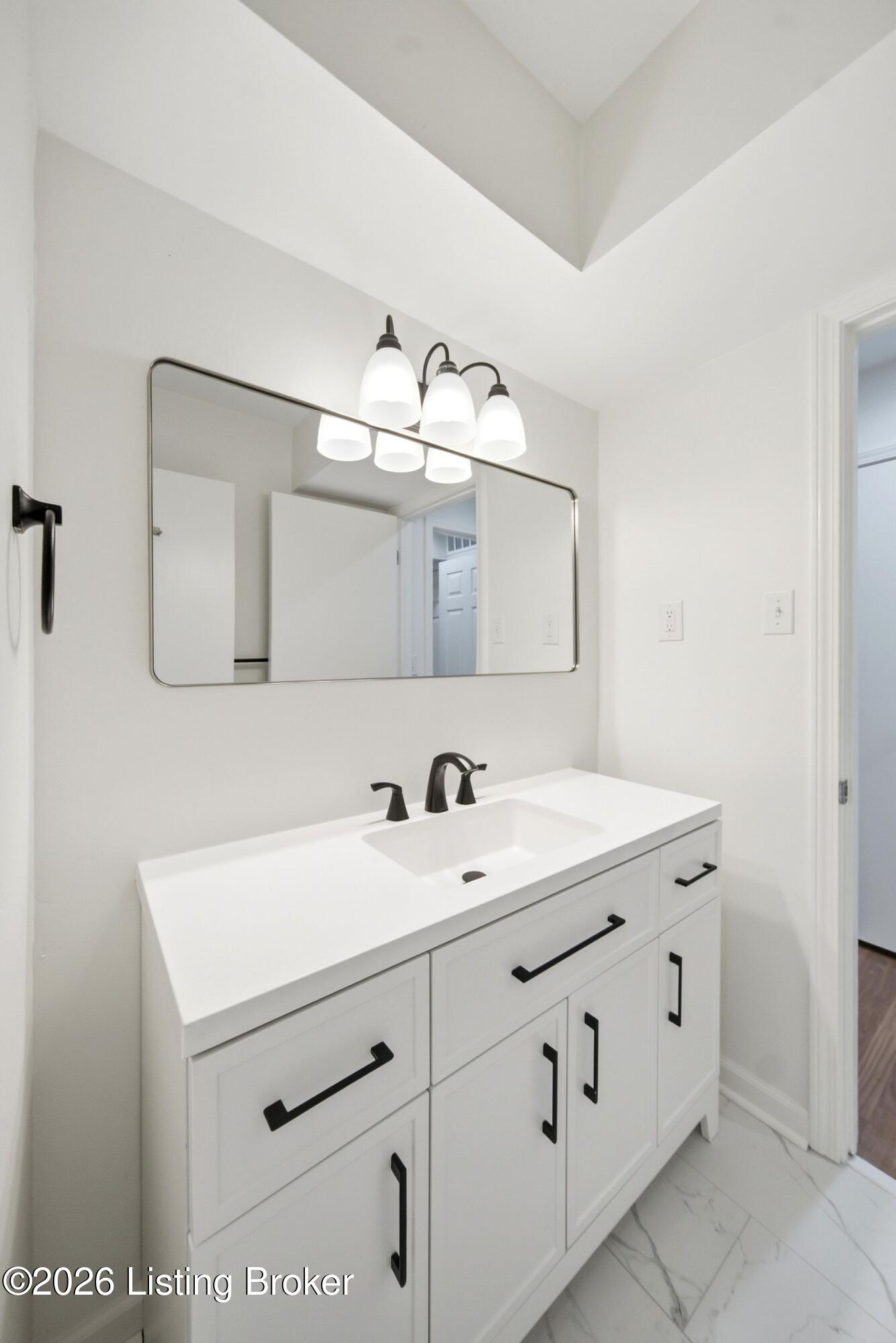 13909 Harbour Pl Property Photo 11
